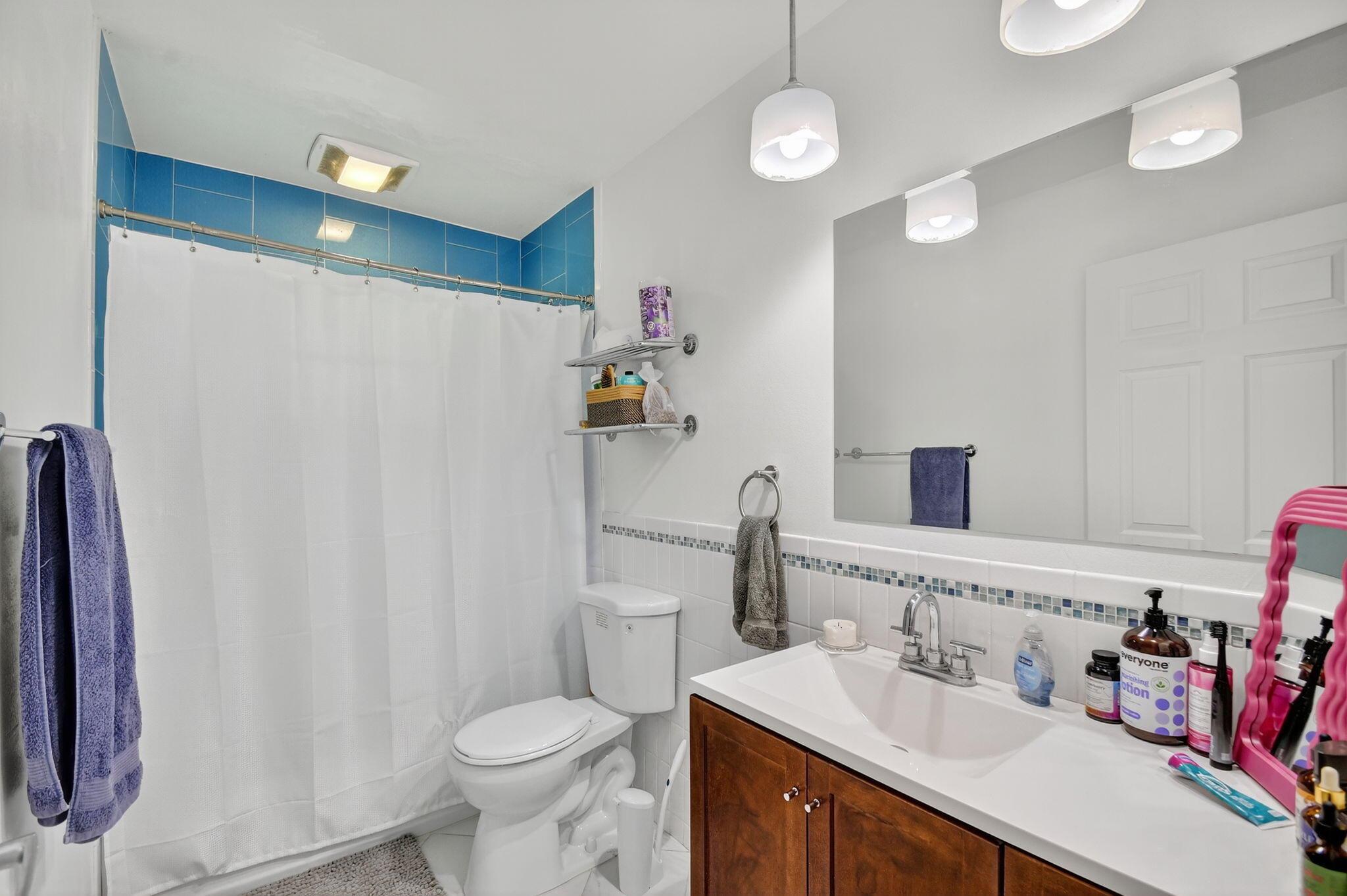 GREENVIEW SHORES 2 OF WEL - Residential