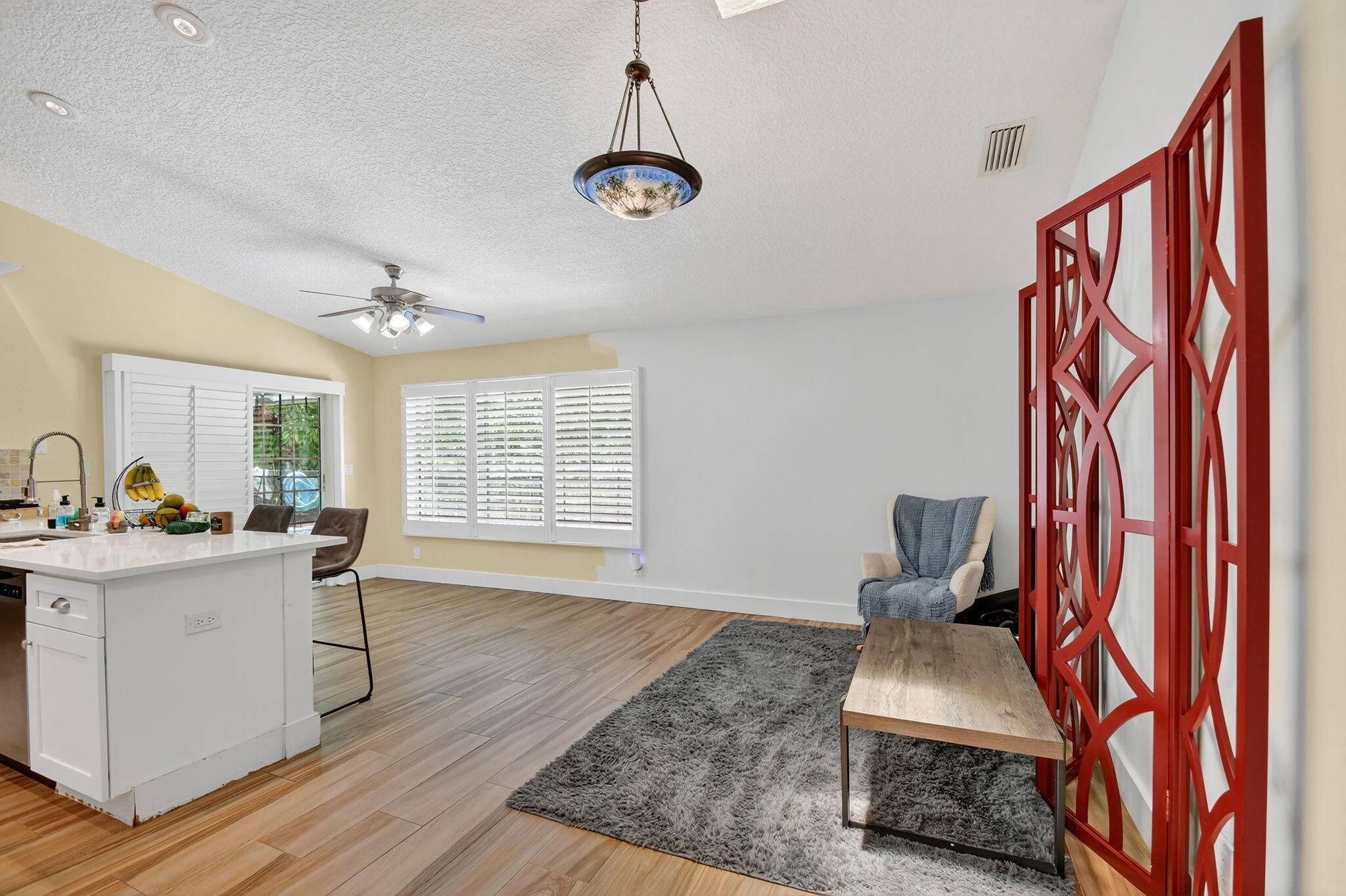 GREENVIEW SHORES 2 OF WEL - Residential