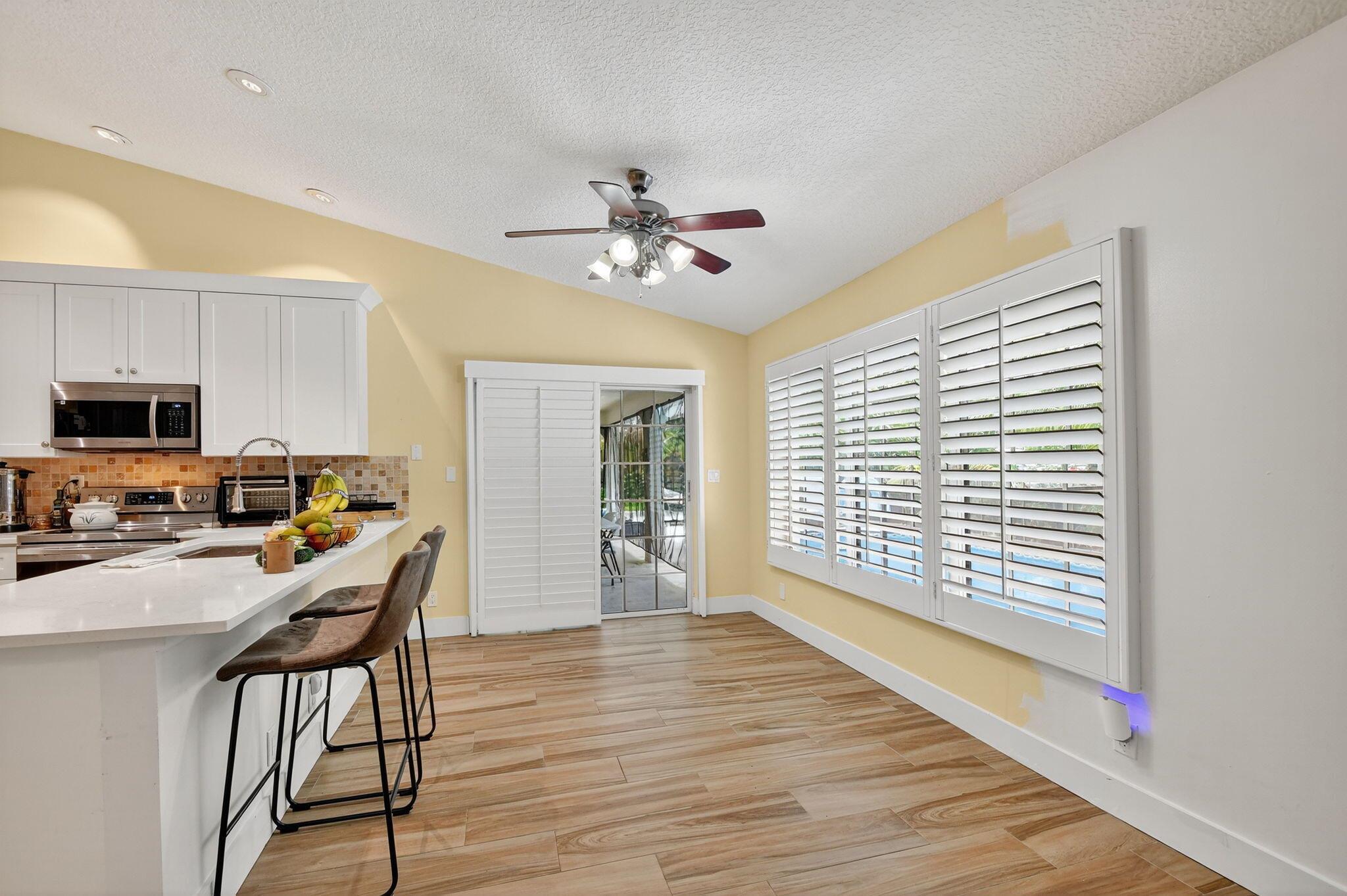 GREENVIEW SHORES 2 OF WEL - Residential