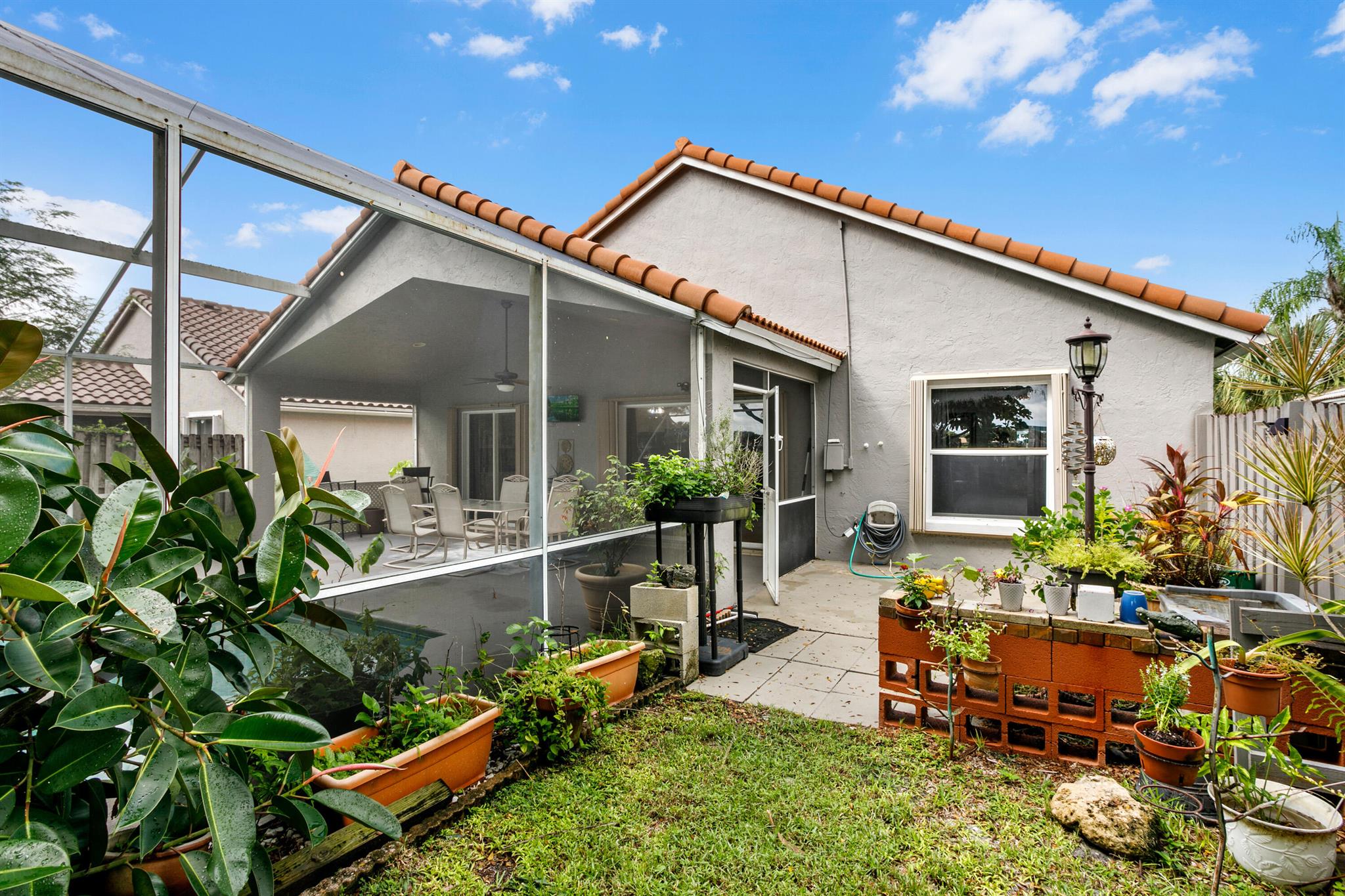 1963 Oak Berry Circle
