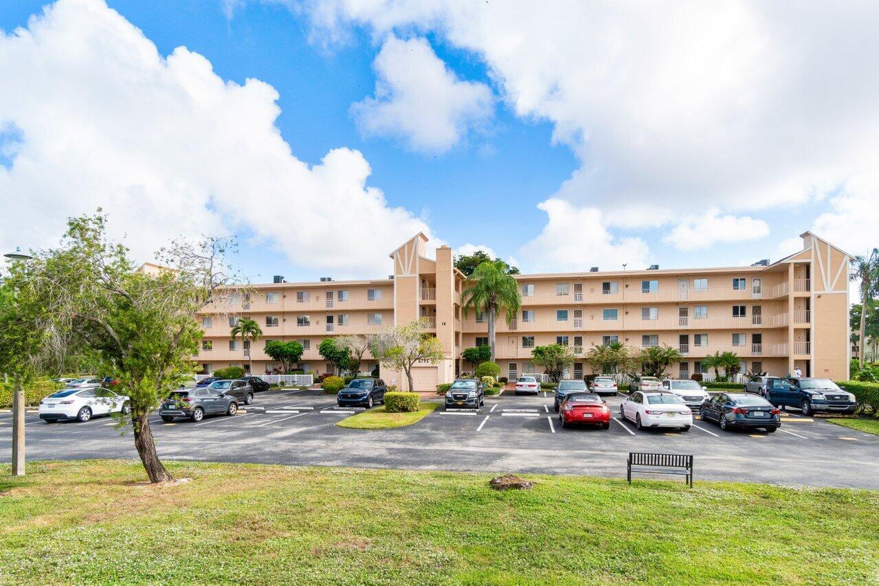 6795 Huntington Lane 205