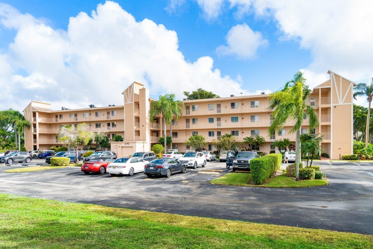 6795 Huntington Lane 205