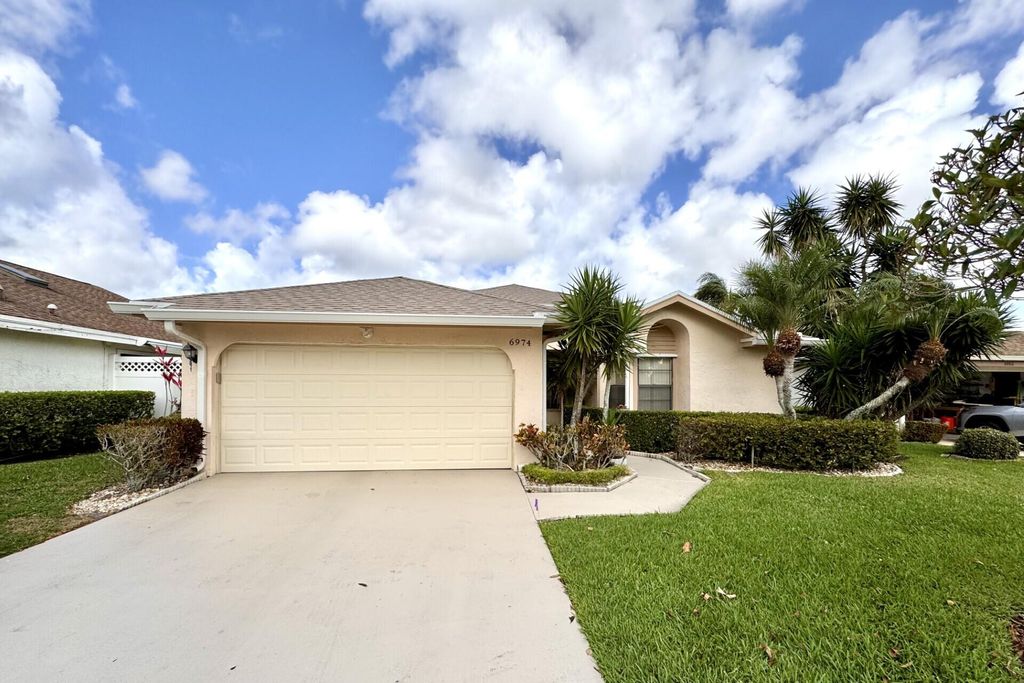 Photo of 6974 Touchstone Circle, Palm Beach Gardens, FL 33418 (MLS # R11168728)