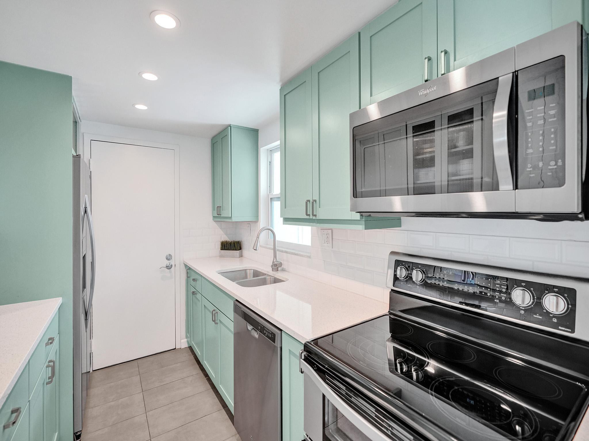 720 Bayshore Drive 302