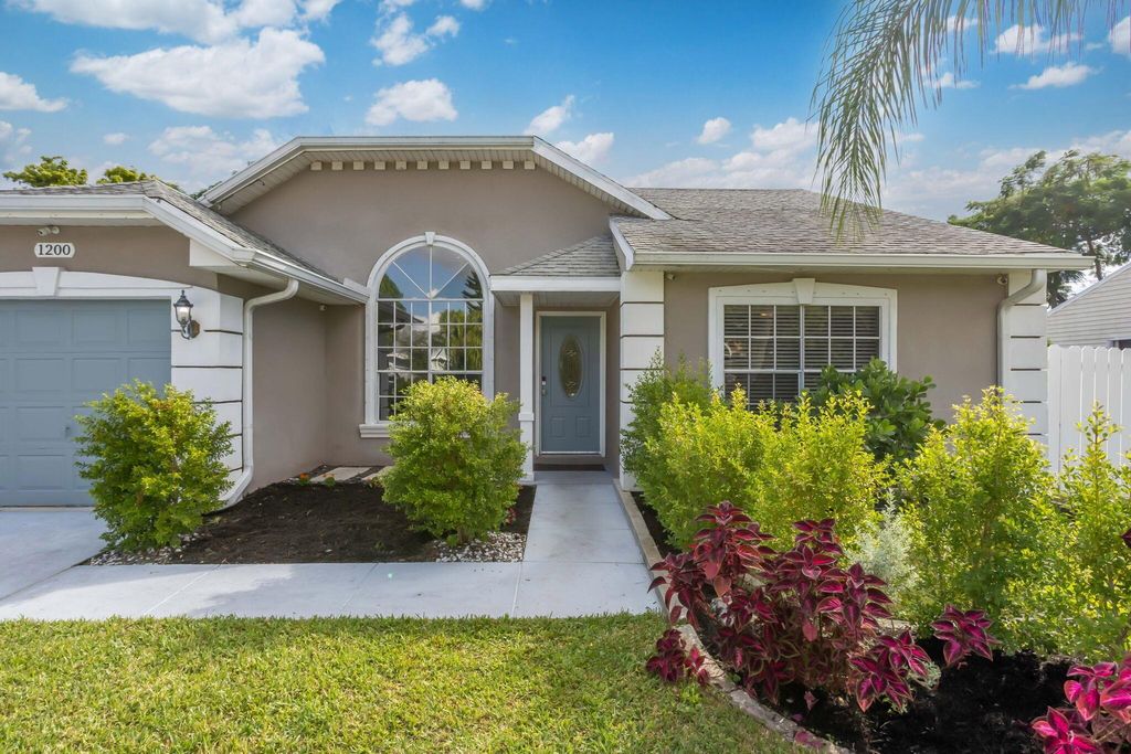 Photo of 1200 Grandview Circle, Royal Palm Beach, FL 33411 (MLS # R11134964)