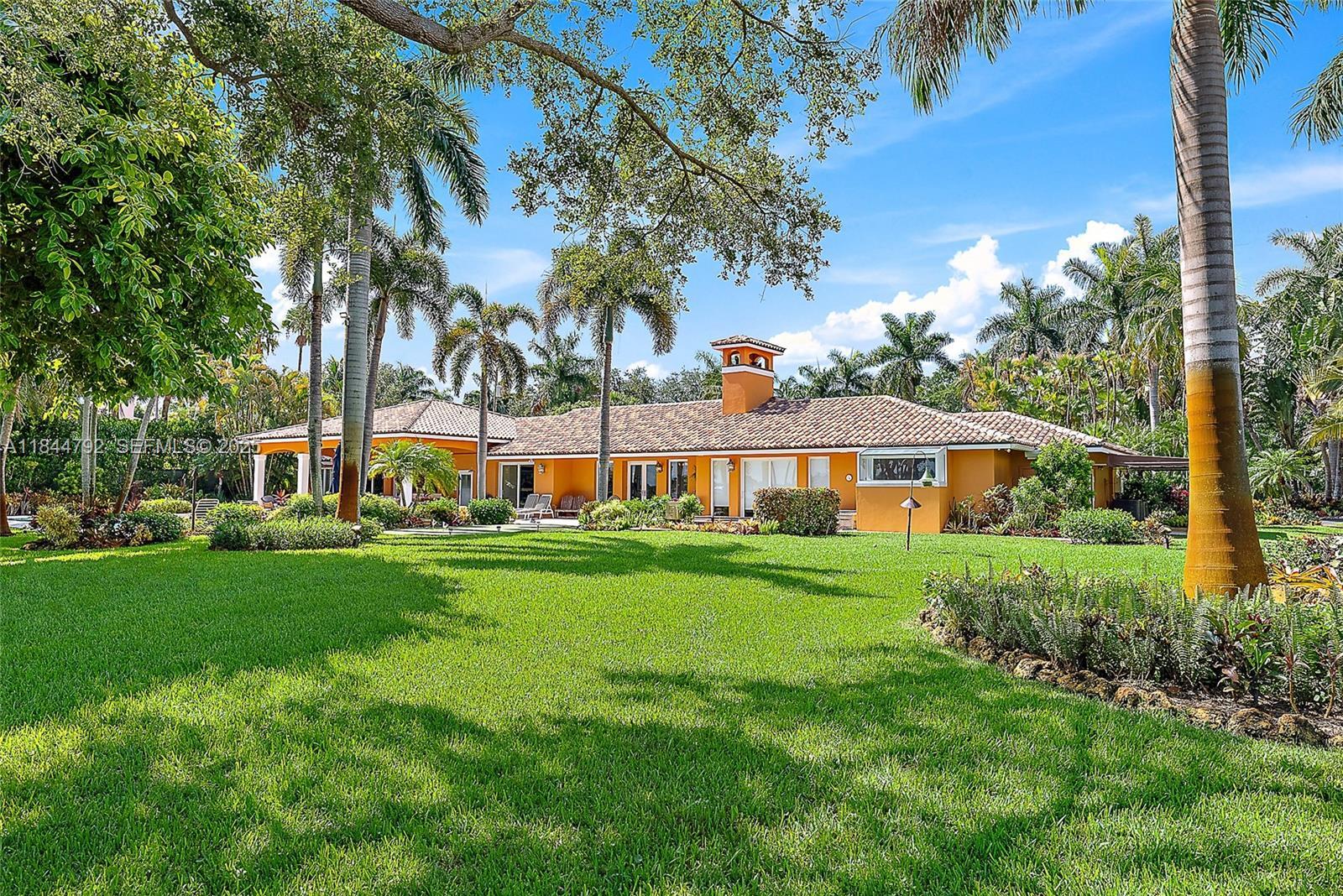 S/D OF 35-40-42, GOV LTS 2, 3 & 4 IN - Residential