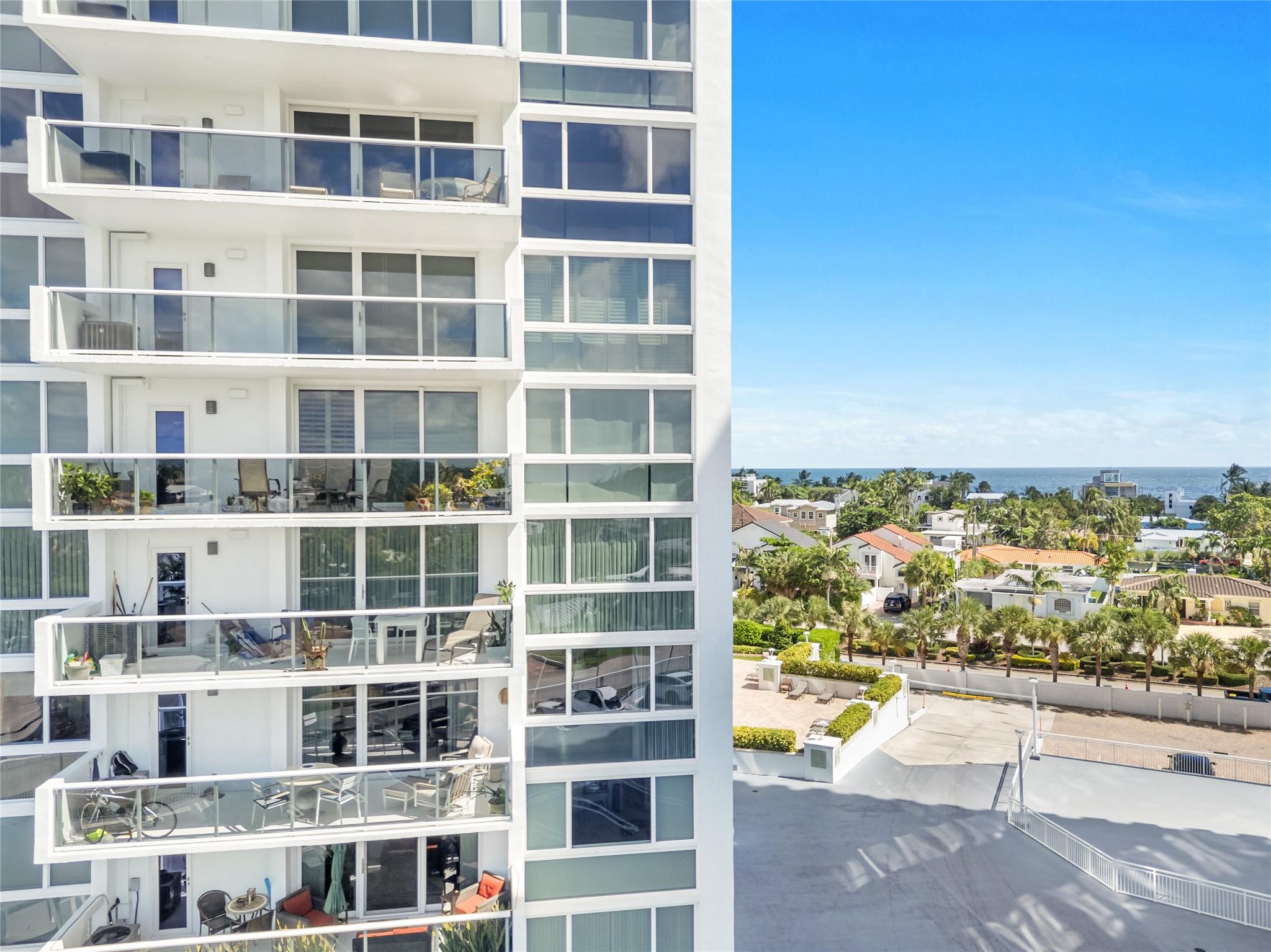 EMBASSY TOWER II - Residential