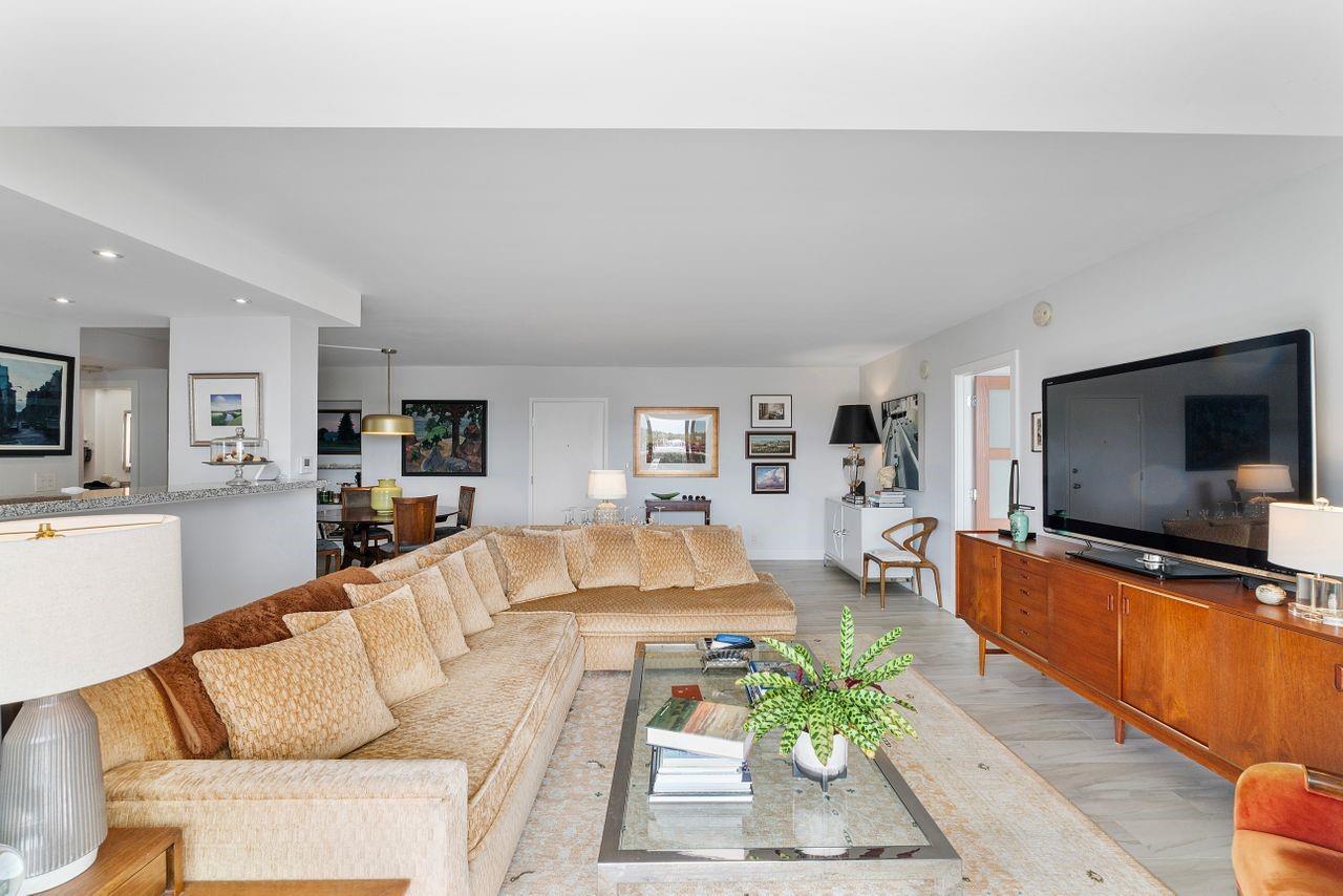 EMBASSY TOWER II - Residential