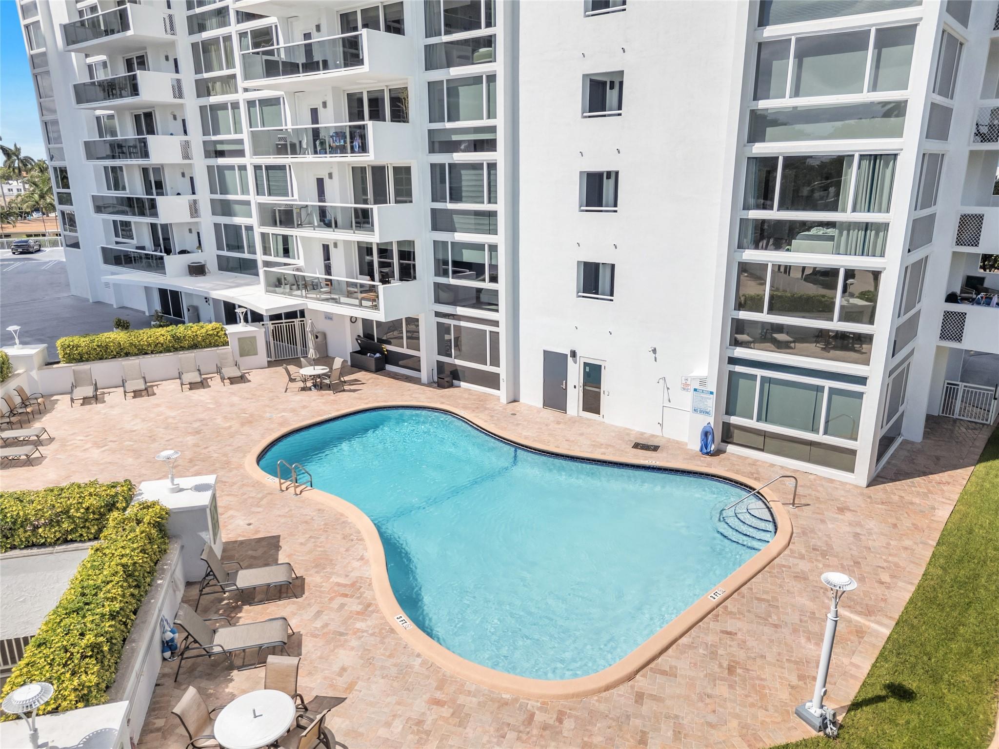 EMBASSY TOWER II - Residential