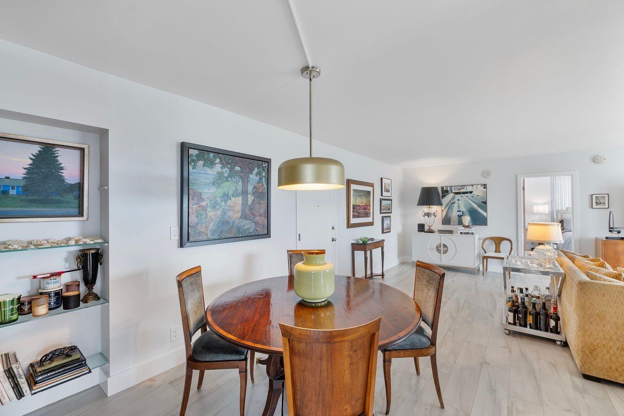 EMBASSY TOWER II - Residential