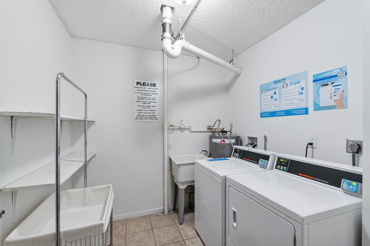 EMBASSY TOWER II - Residential