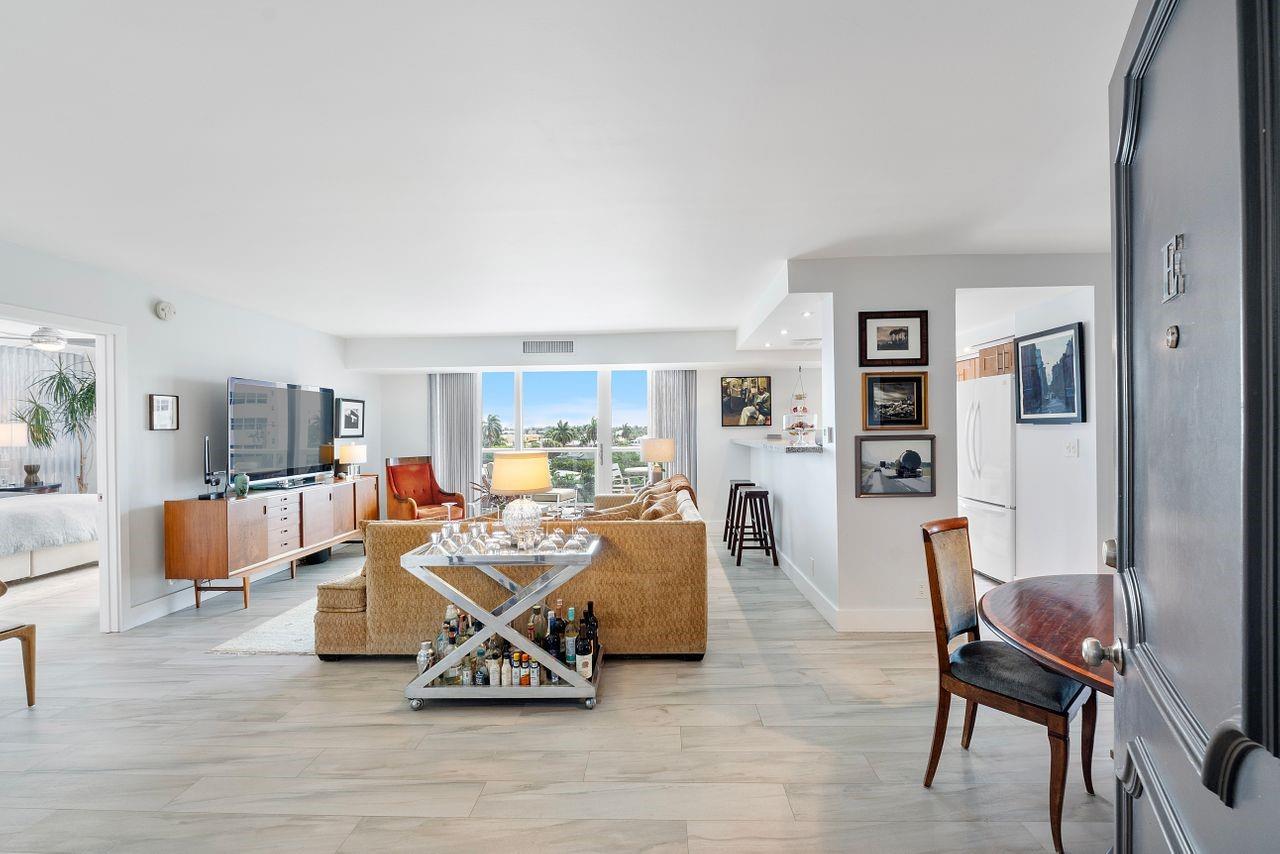 EMBASSY TOWER II - Residential