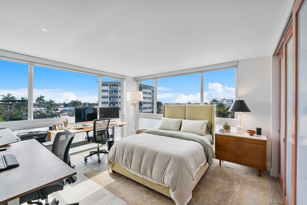 EMBASSY TOWER II - Residential