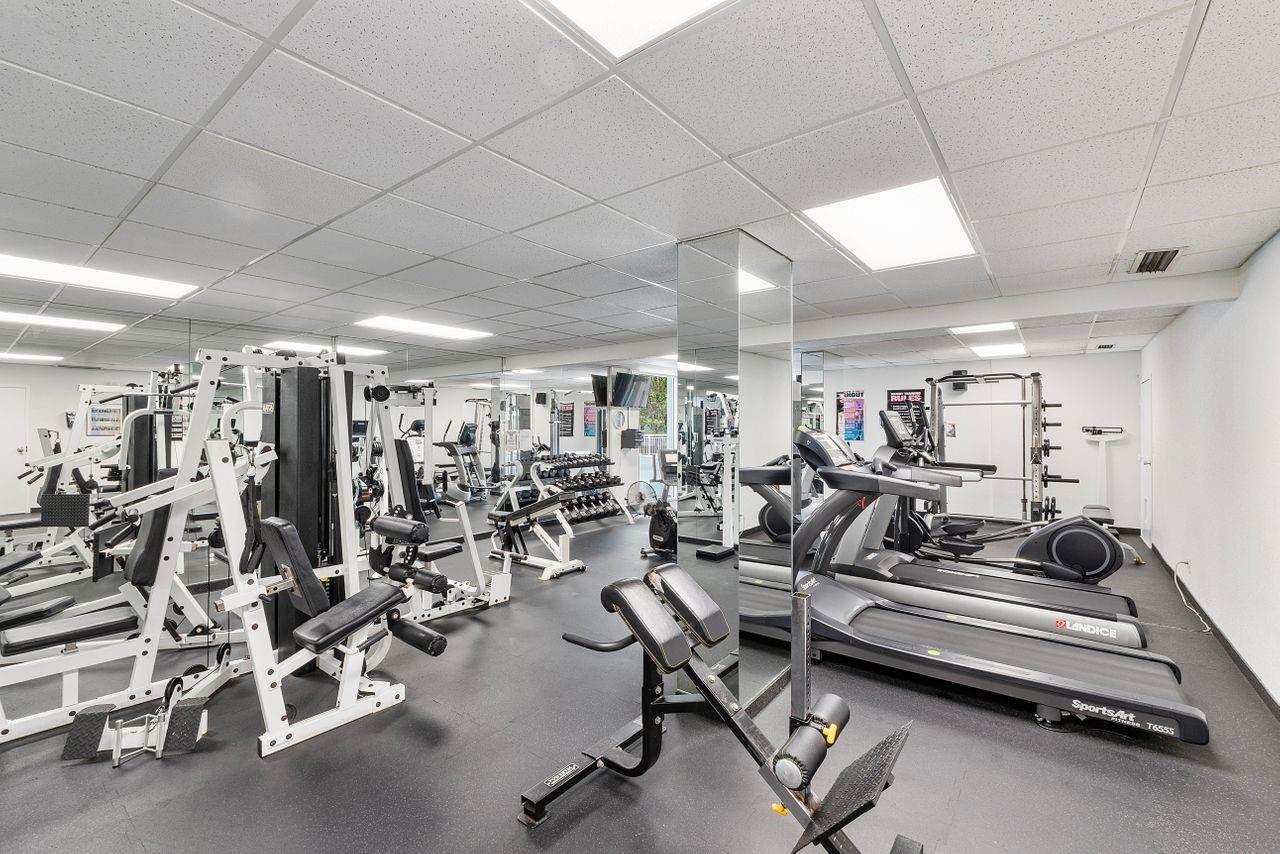 EMBASSY TOWER II - Residential