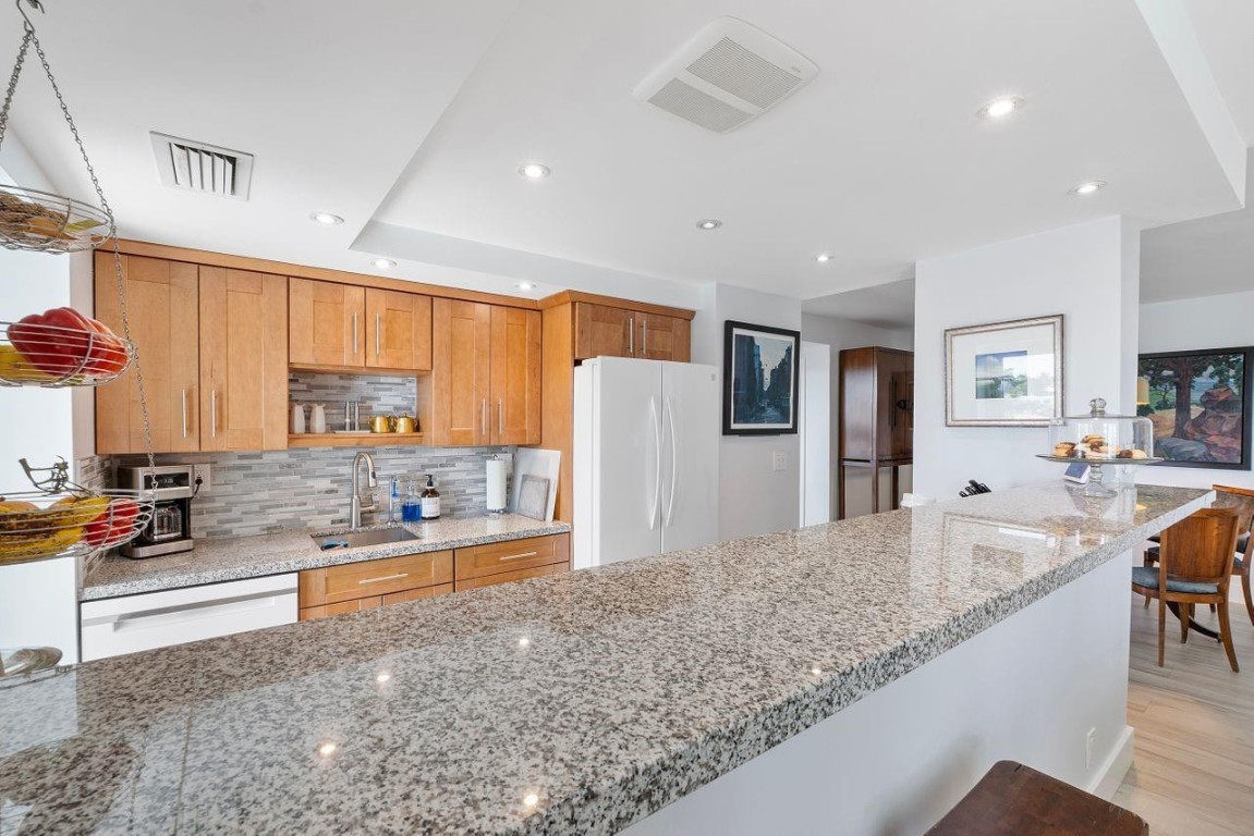 2715 N Ocean Boulevard 4E