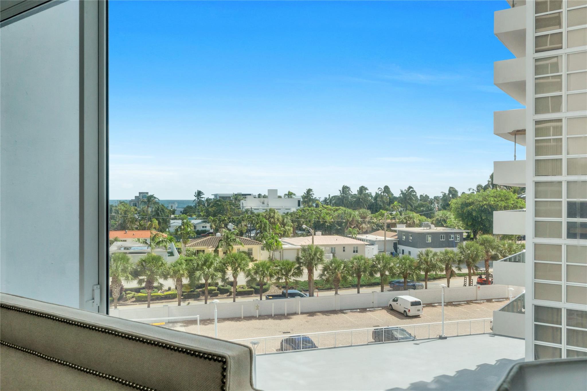 EMBASSY TOWER II - Residential