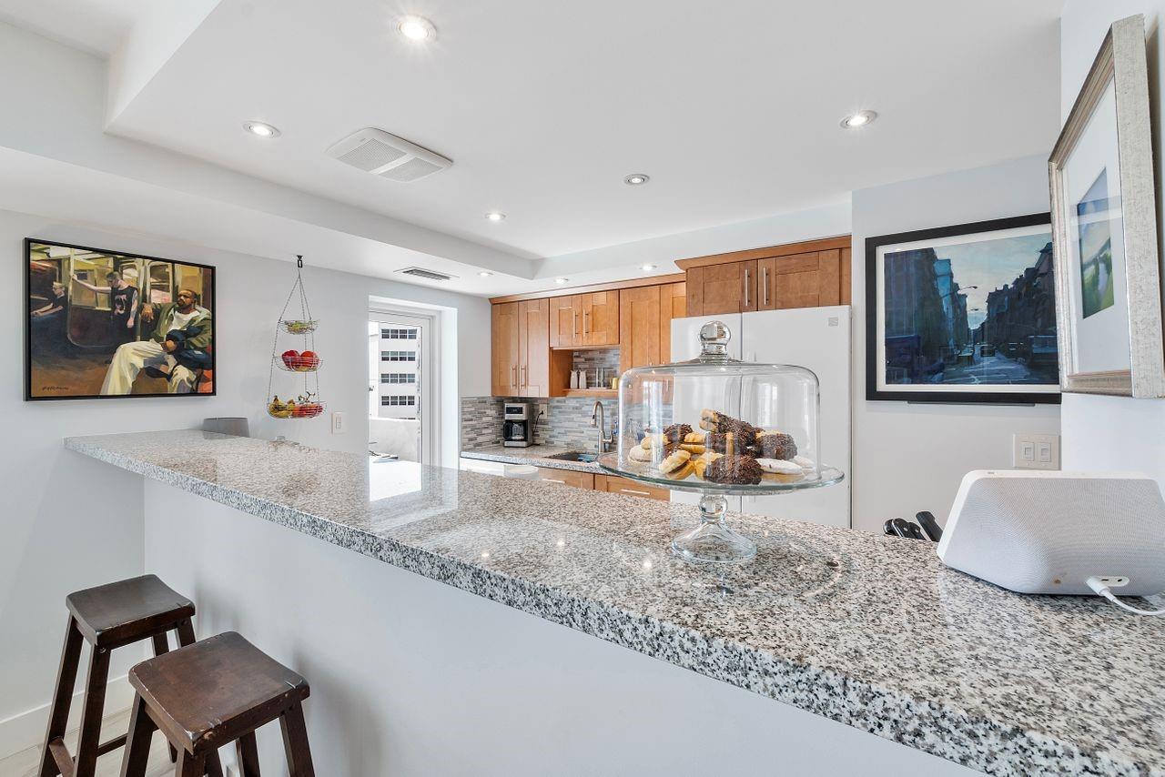 EMBASSY TOWER II - Residential