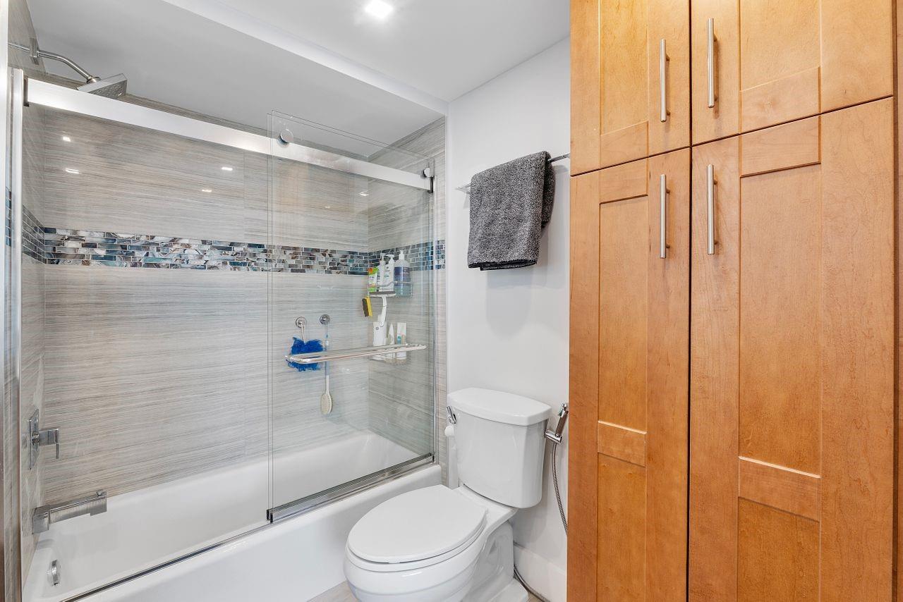 EMBASSY TOWER II - Residential