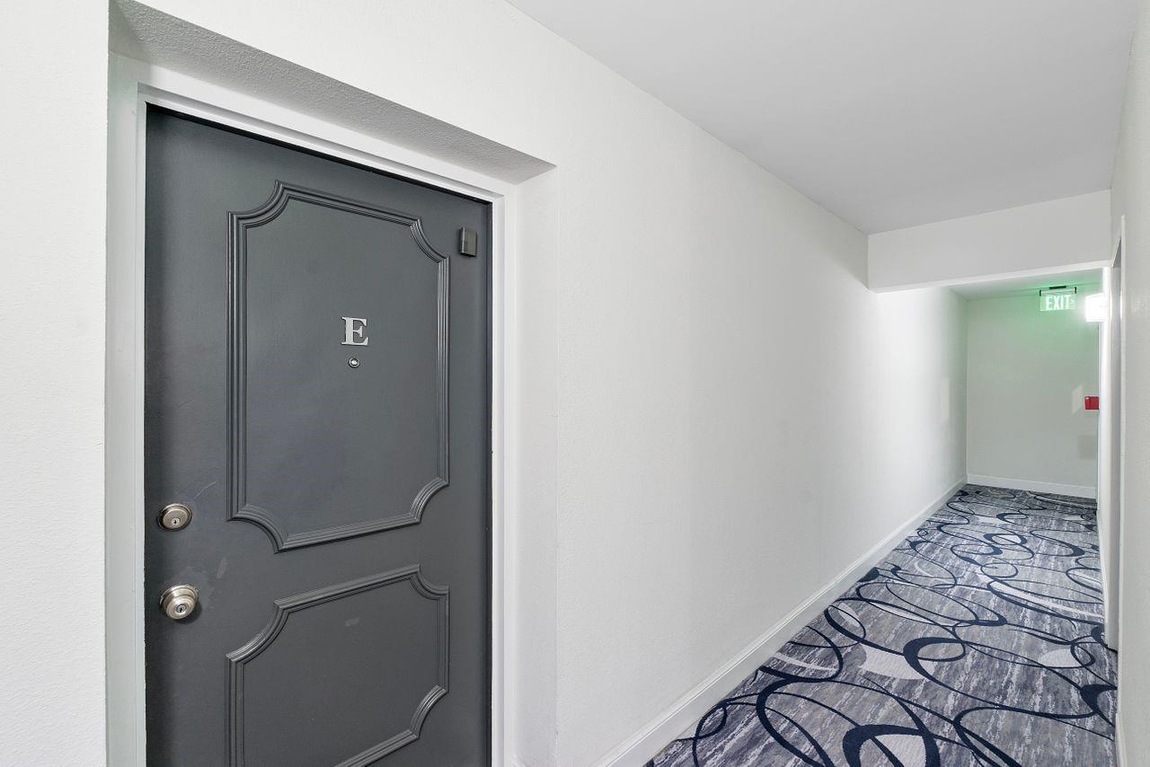 EMBASSY TOWER II - Residential