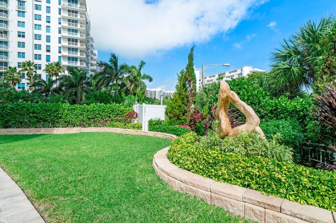 EMBASSY TOWER II - Residential