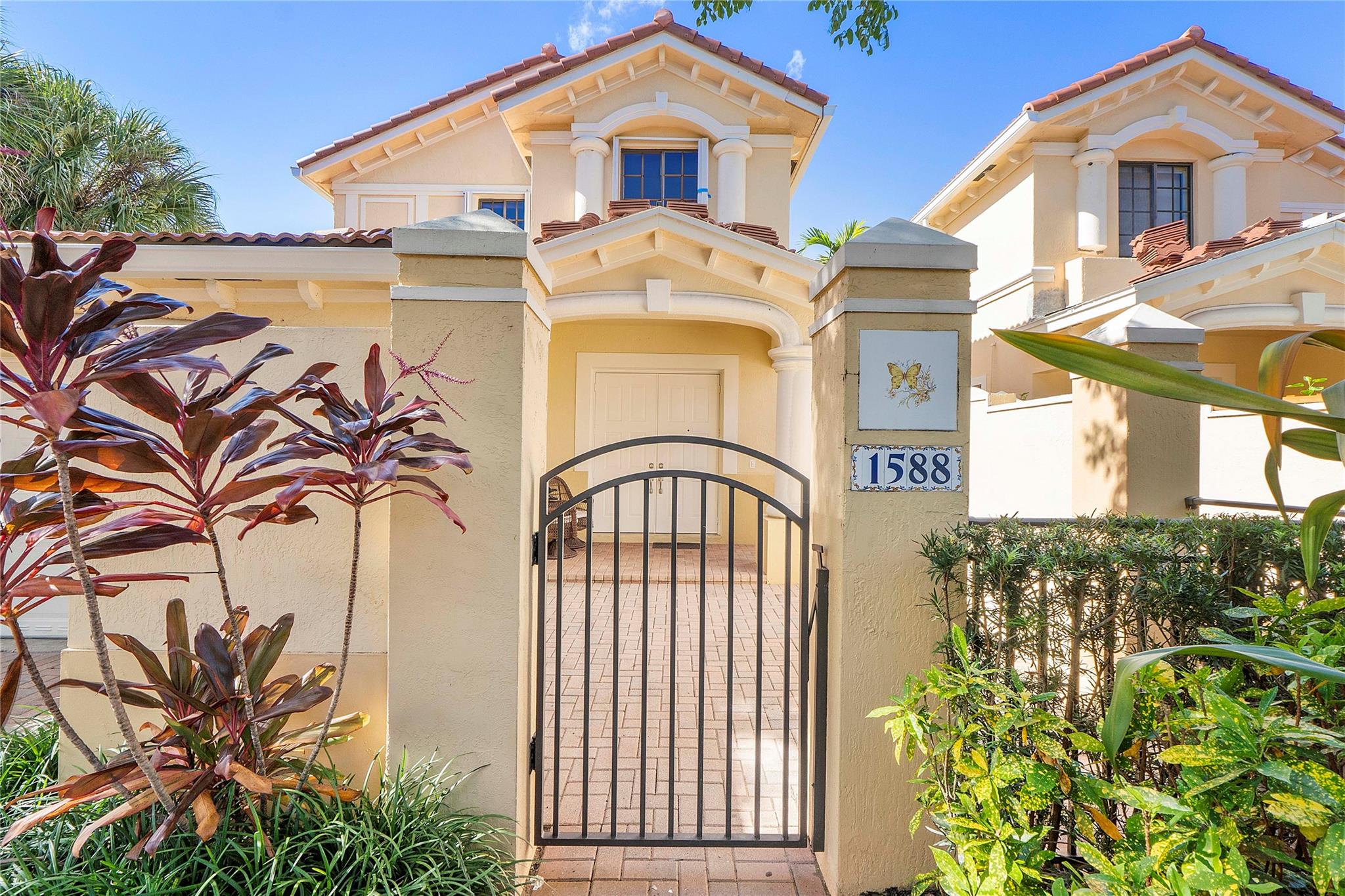 Mariposa Pointe - Residential