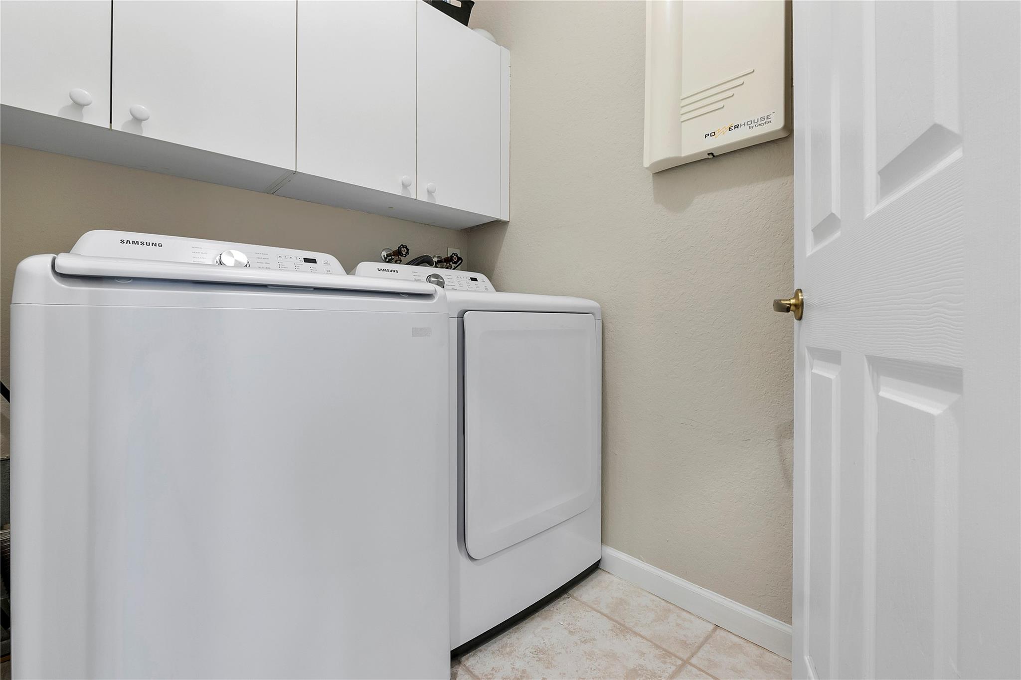 Mariposa Pointe - Residential