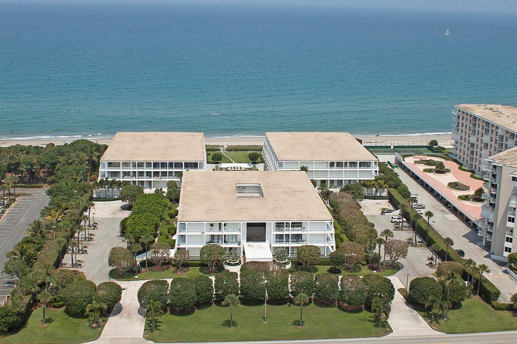 REEF CONDO - Residential