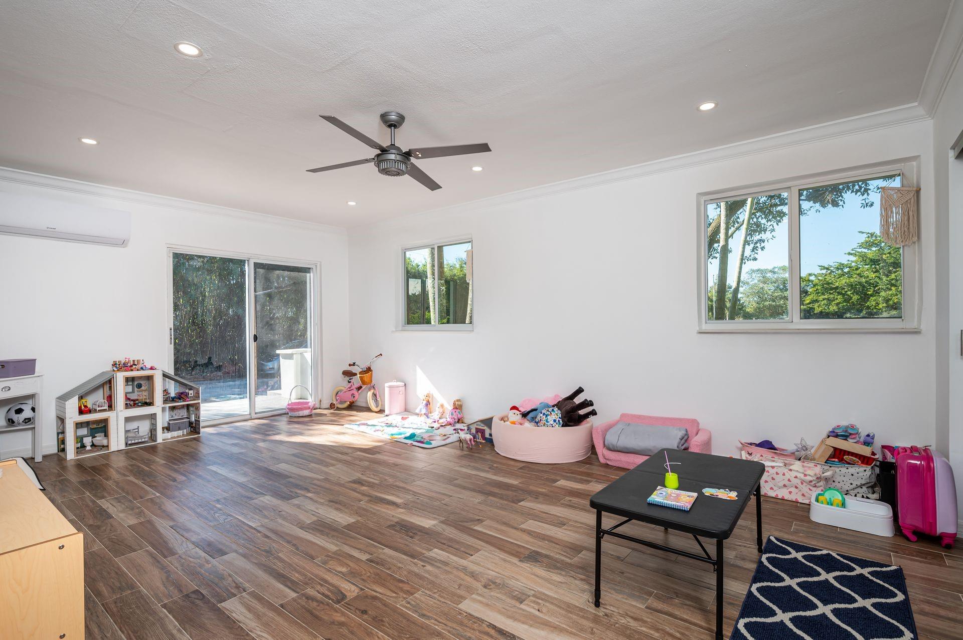 EVERGLADES SUGAR & LAND C - Residential