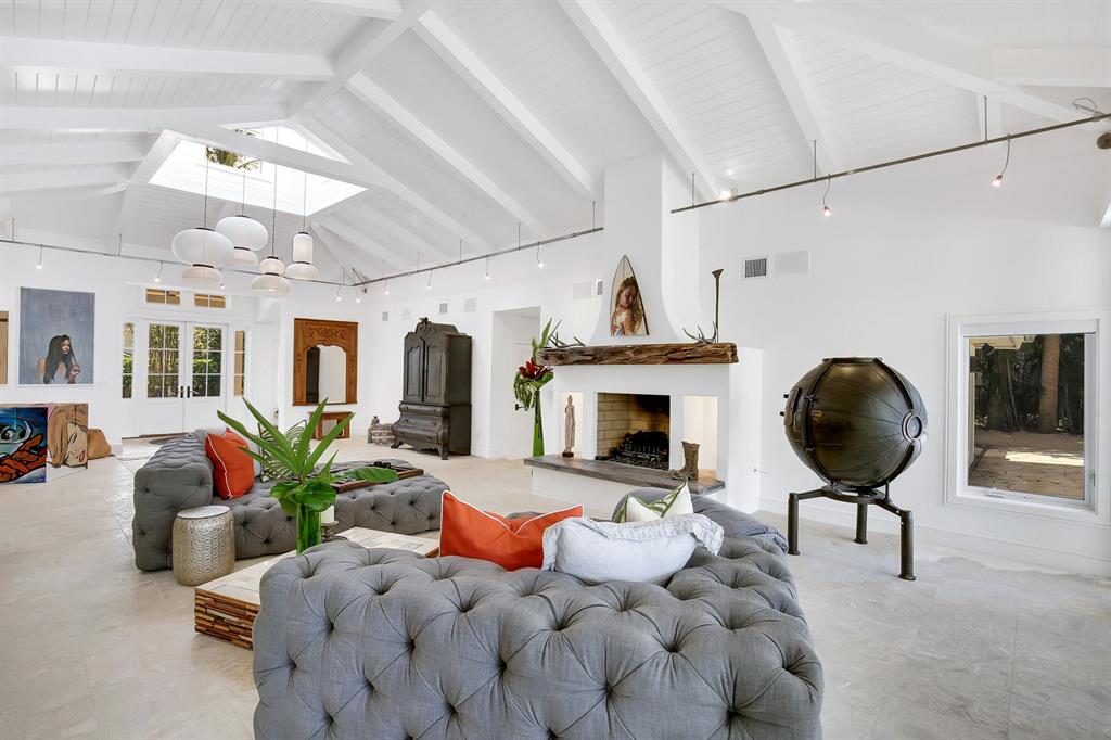 JUPITER INLET COLONY - Residential