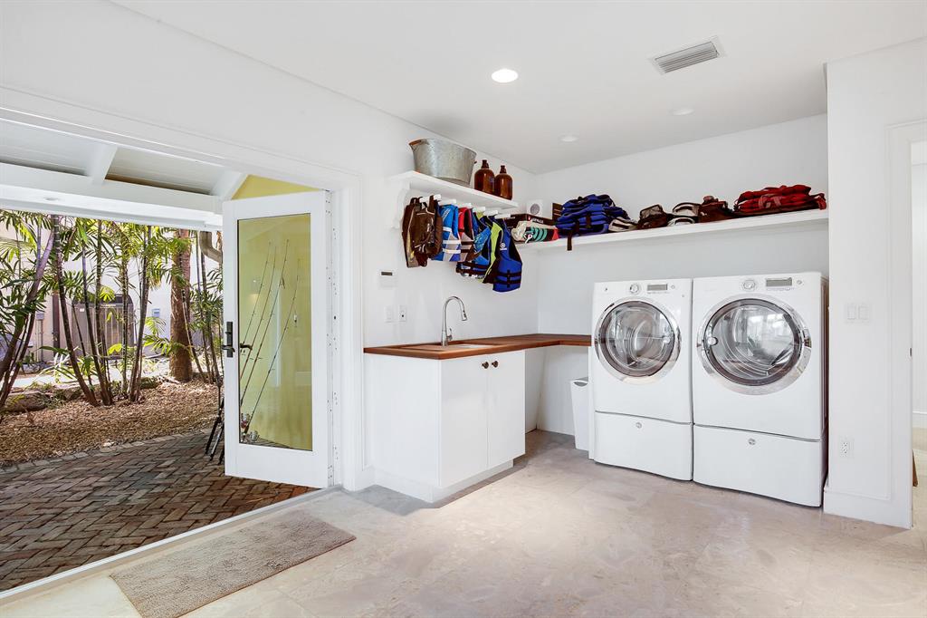 JUPITER INLET COLONY - Residential