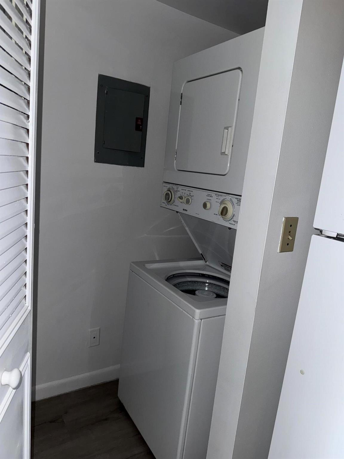 PINE RIDGE NORTH VILLAGE - Residential Lease