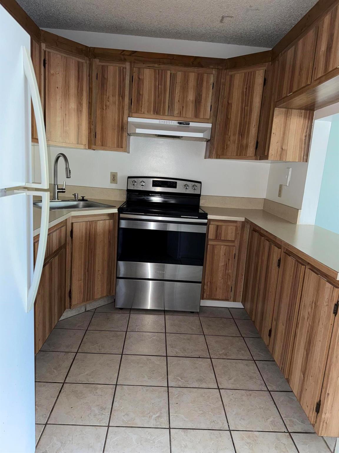 PINE RIDGE NORTH VILLAGE - Residential Lease