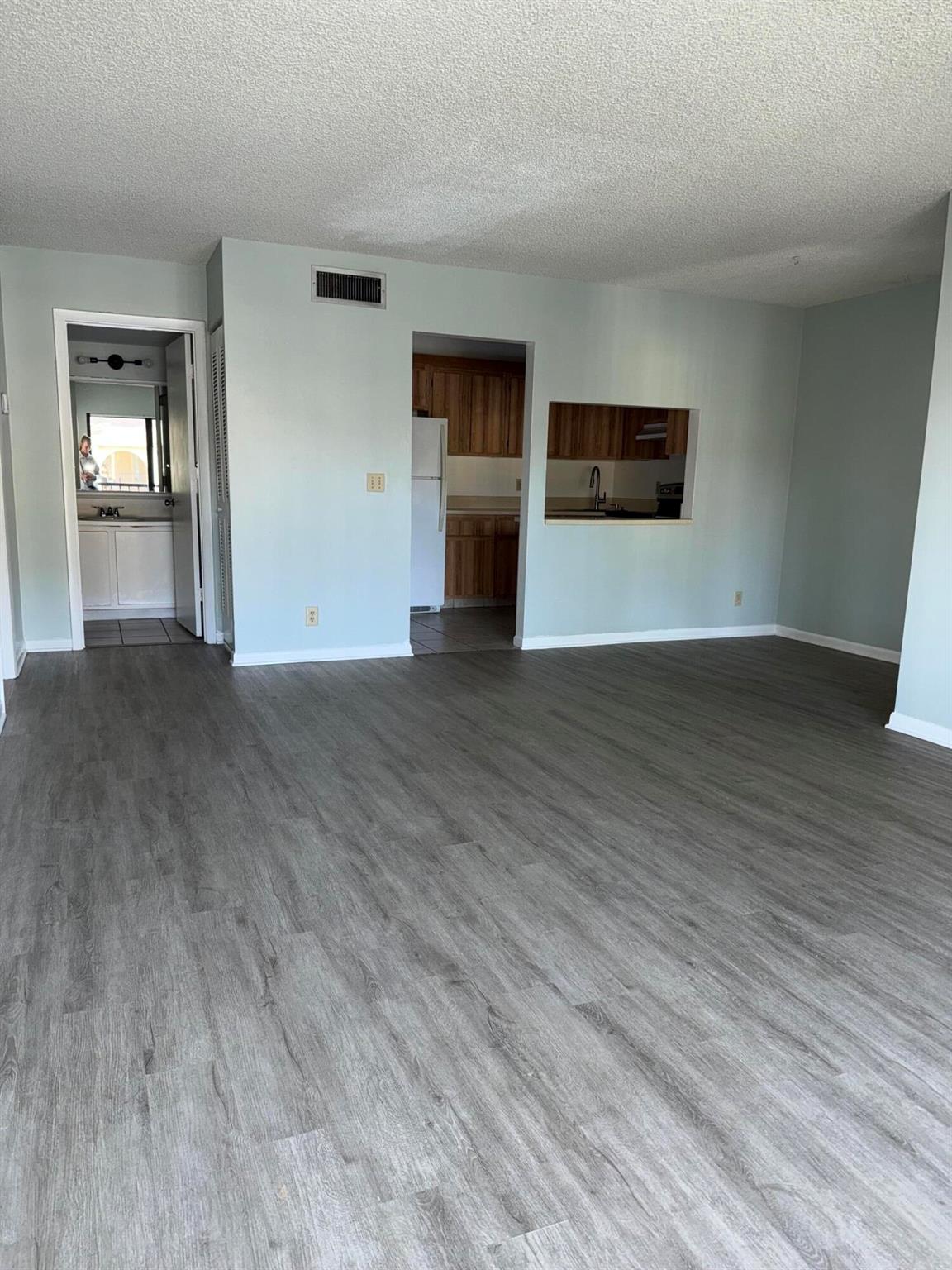 PINE RIDGE NORTH VILLAGE - Residential Lease