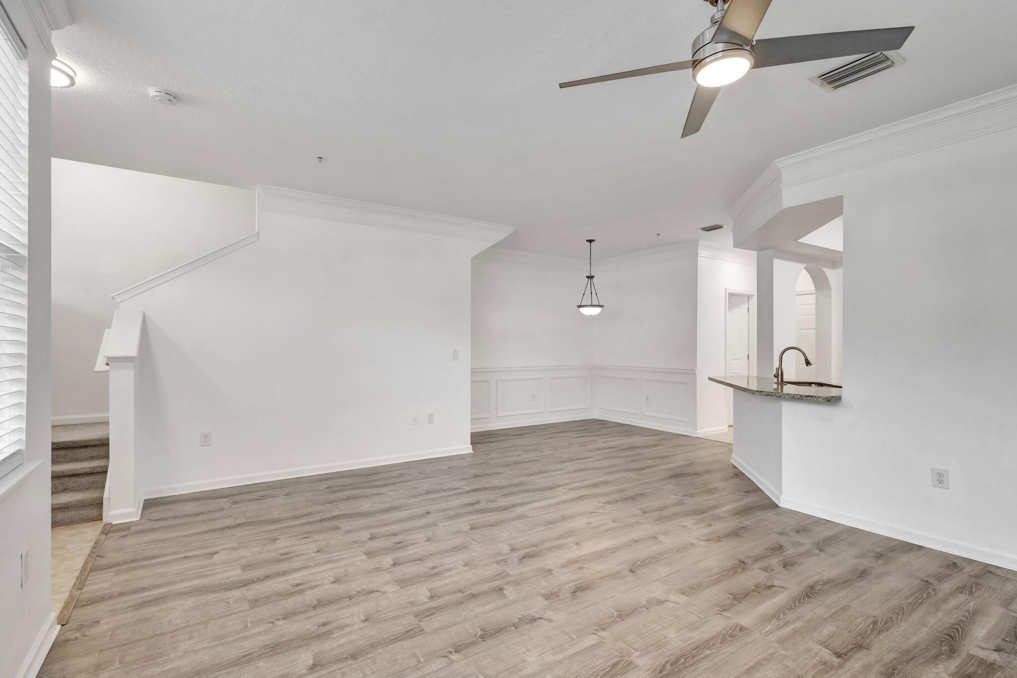826 DAKOTA Drive 102