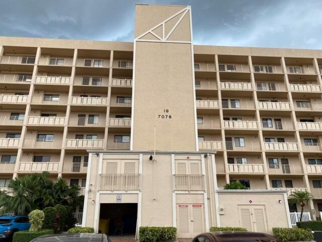 7076 Huntington Lane 805