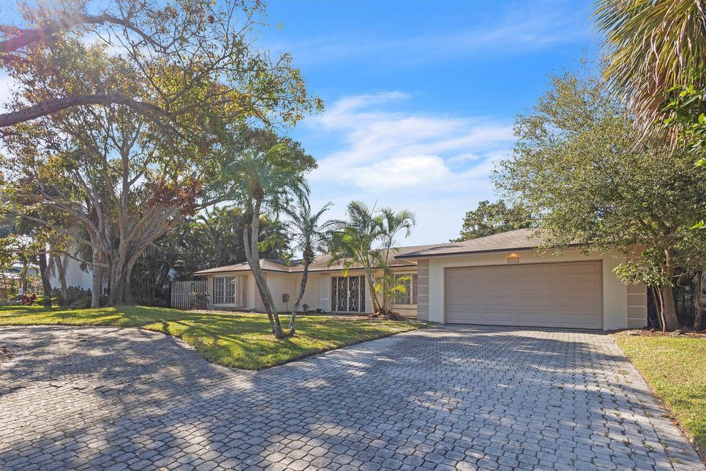 Photo of 11 Middle Road, Sewalls Point, FL 34996 (MLS # R11046704)