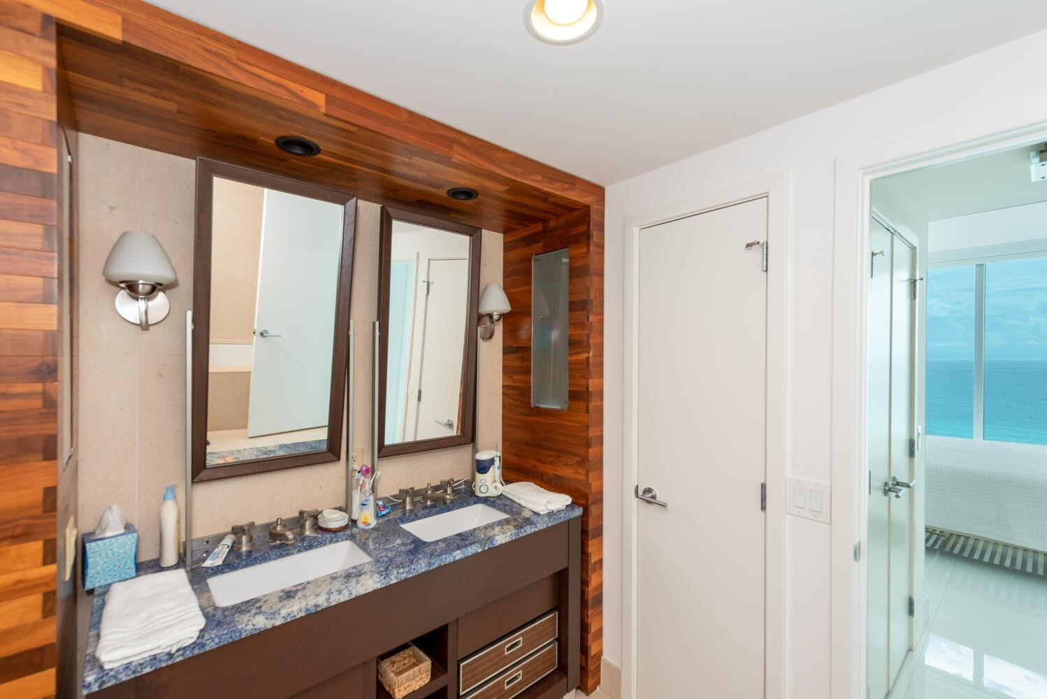 NORTH CARILLON BEACH COND - Residential