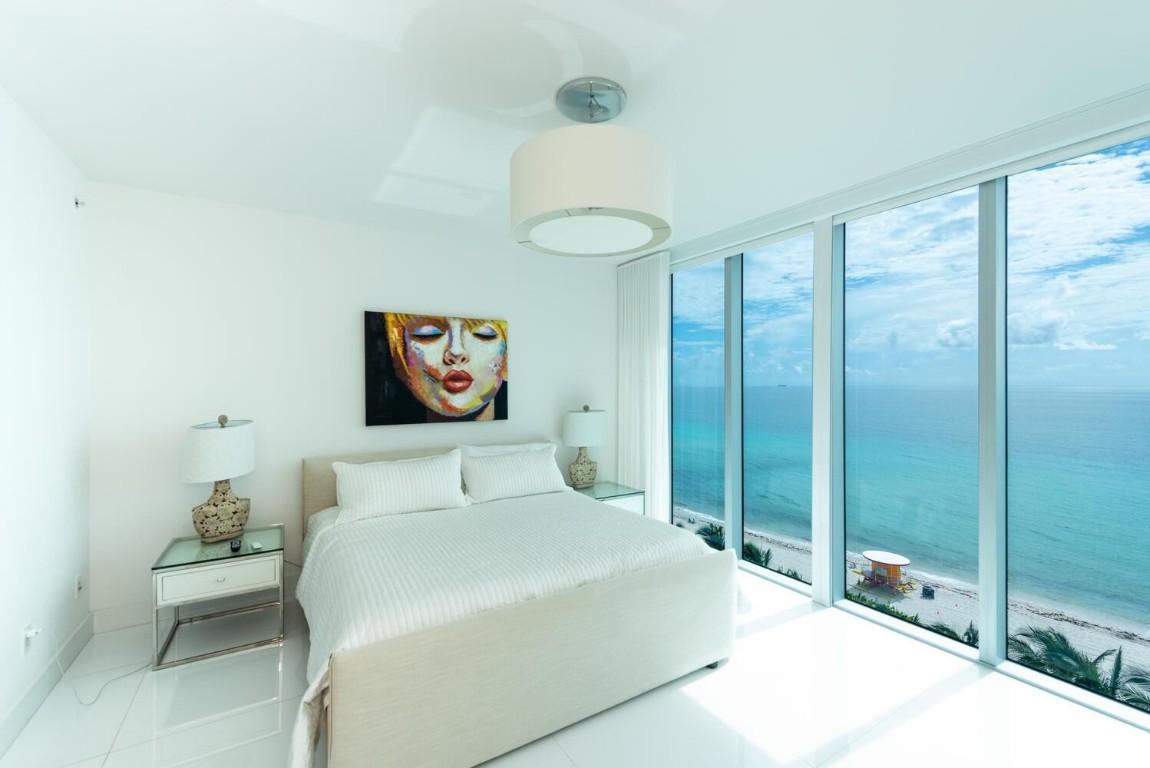 NORTH CARILLON BEACH COND - Residential