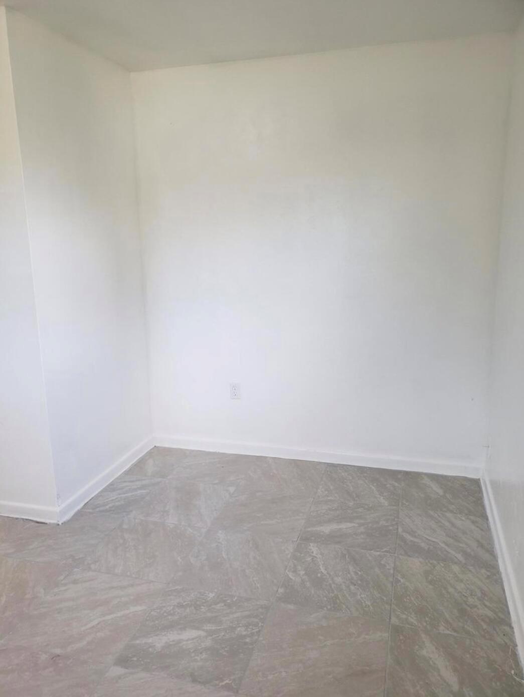 WALKERS SUB - Residential Lease