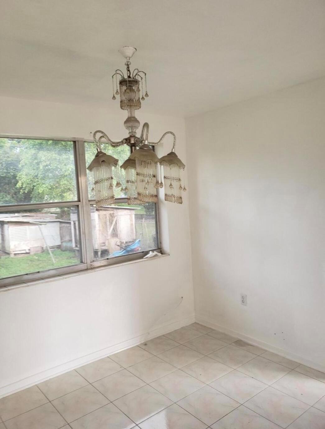 WALKERS SUB - Residential Lease