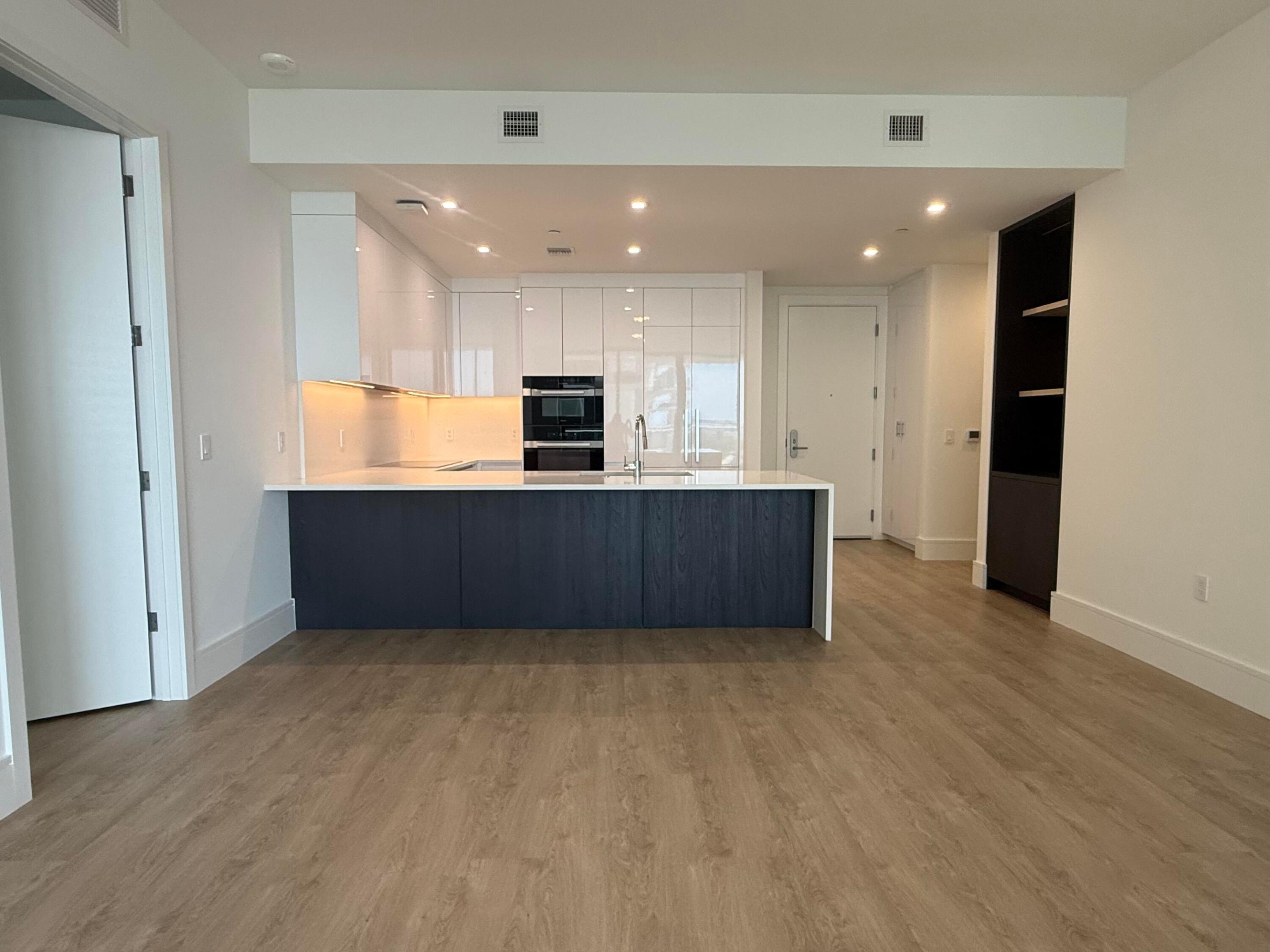 NAUTILUS 220 CONDO - Residential