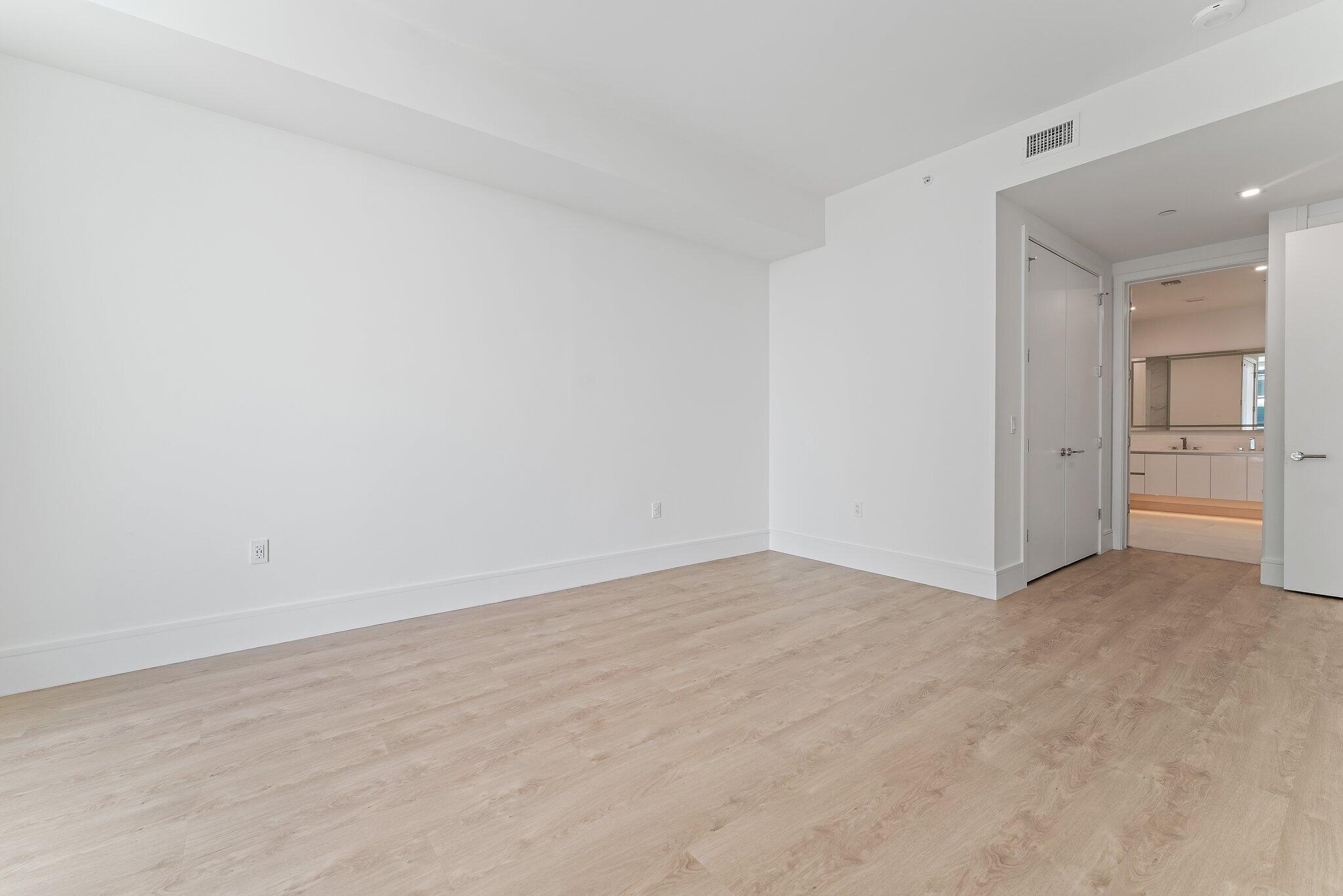 NAUTILUS 220 CONDO - Residential