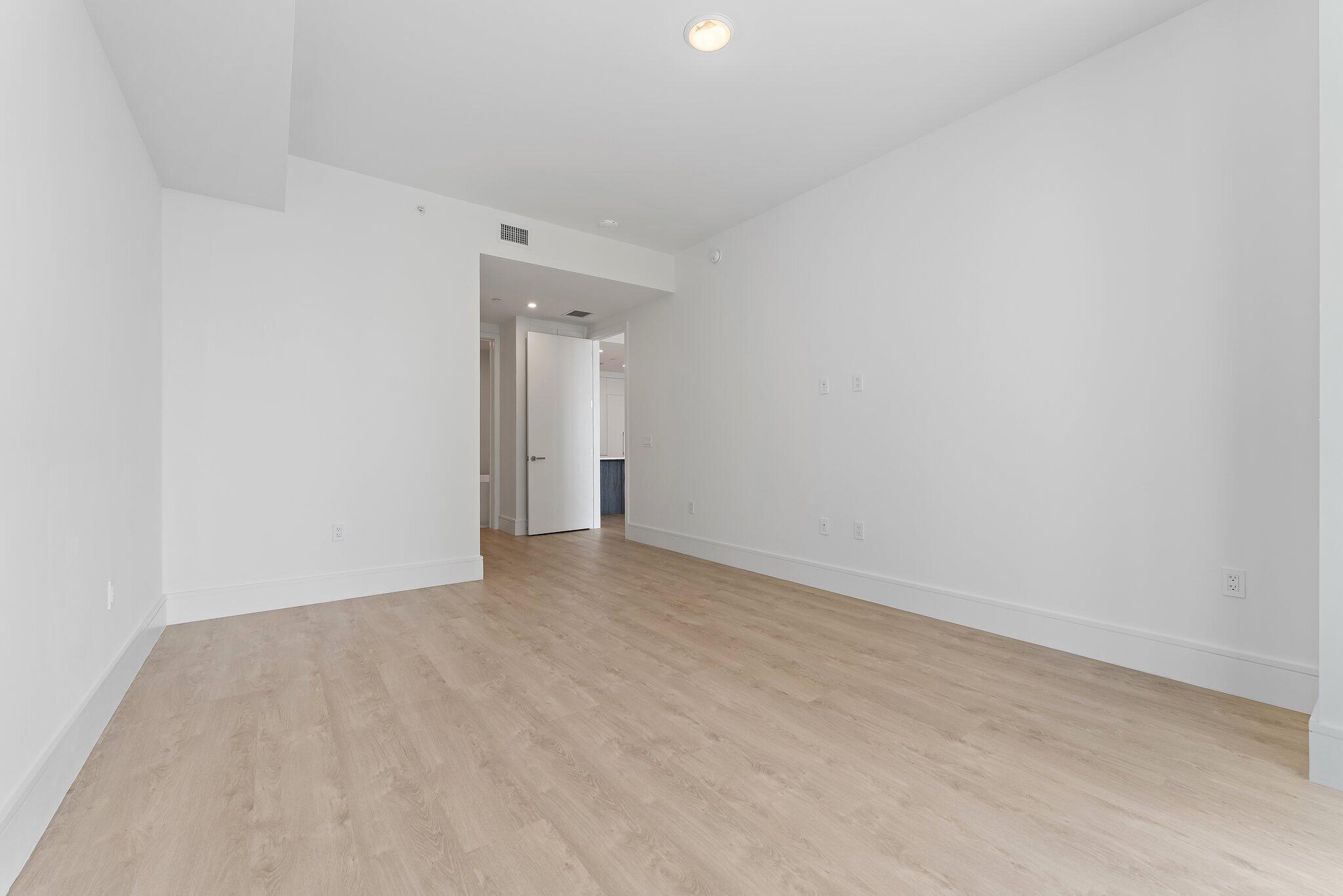 NAUTILUS 220 CONDO - Residential