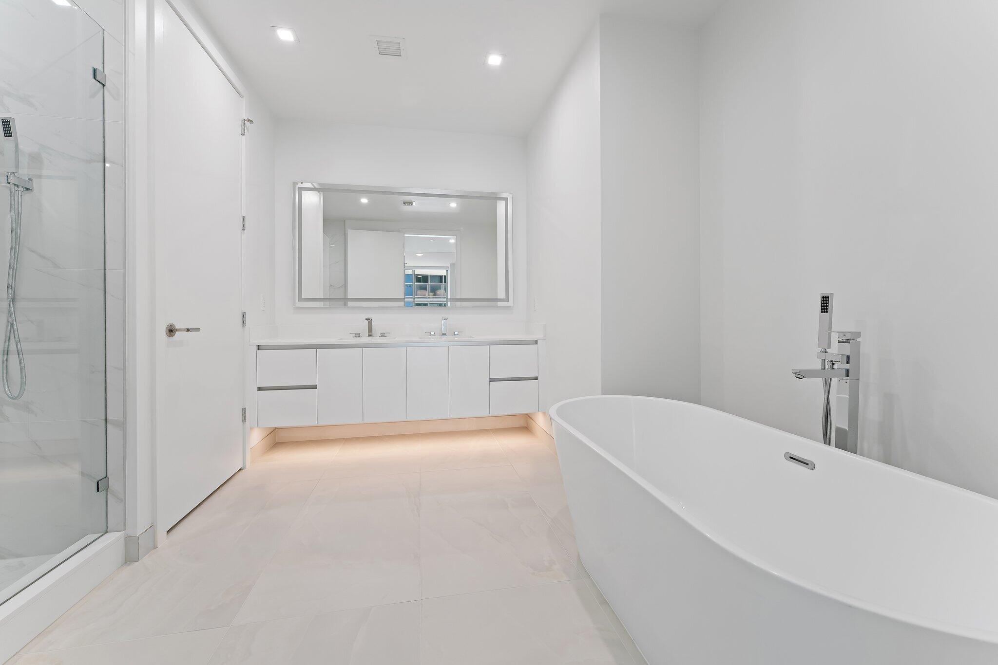 NAUTILUS 220 CONDO - Residential