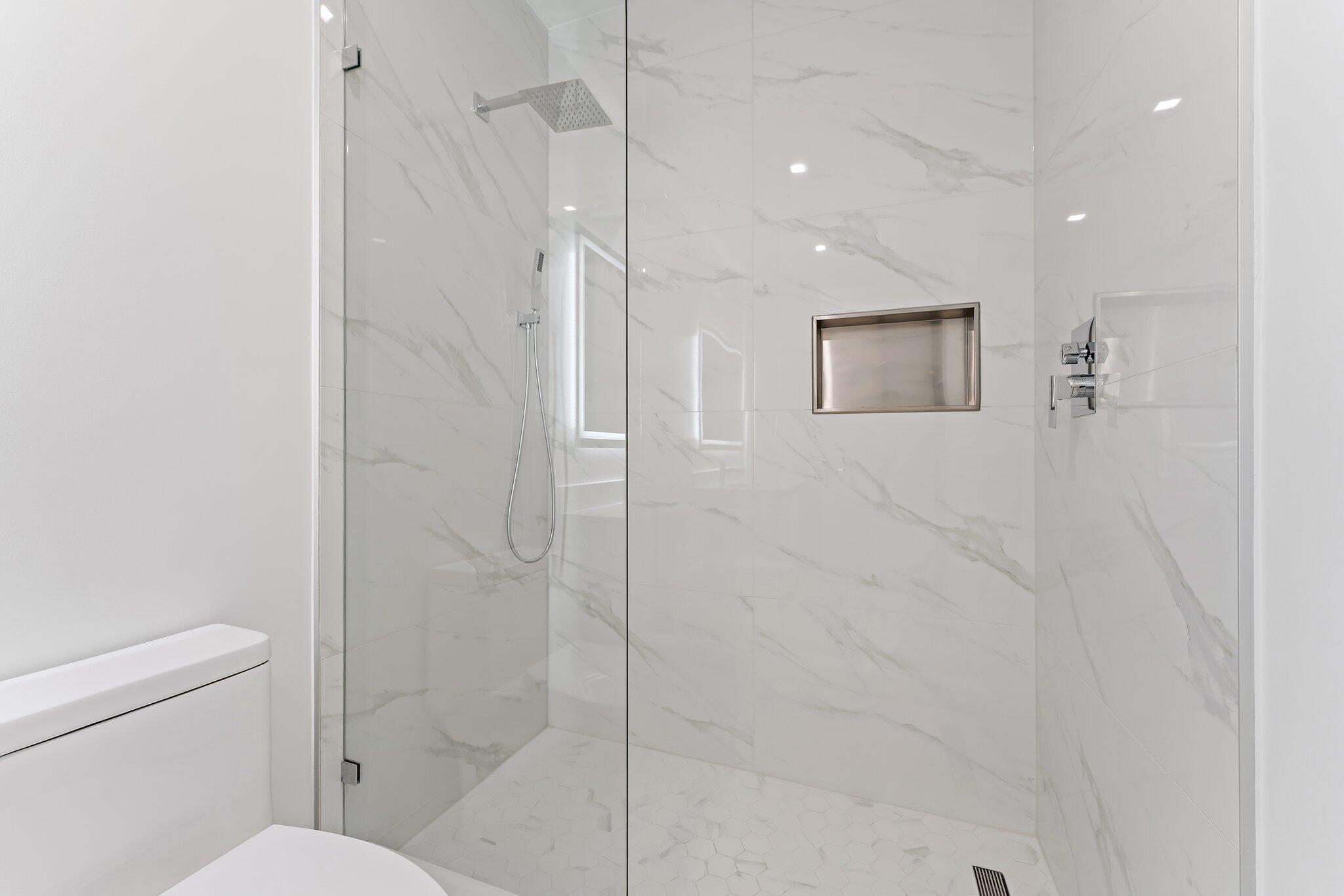 NAUTILUS 220 CONDO - Residential