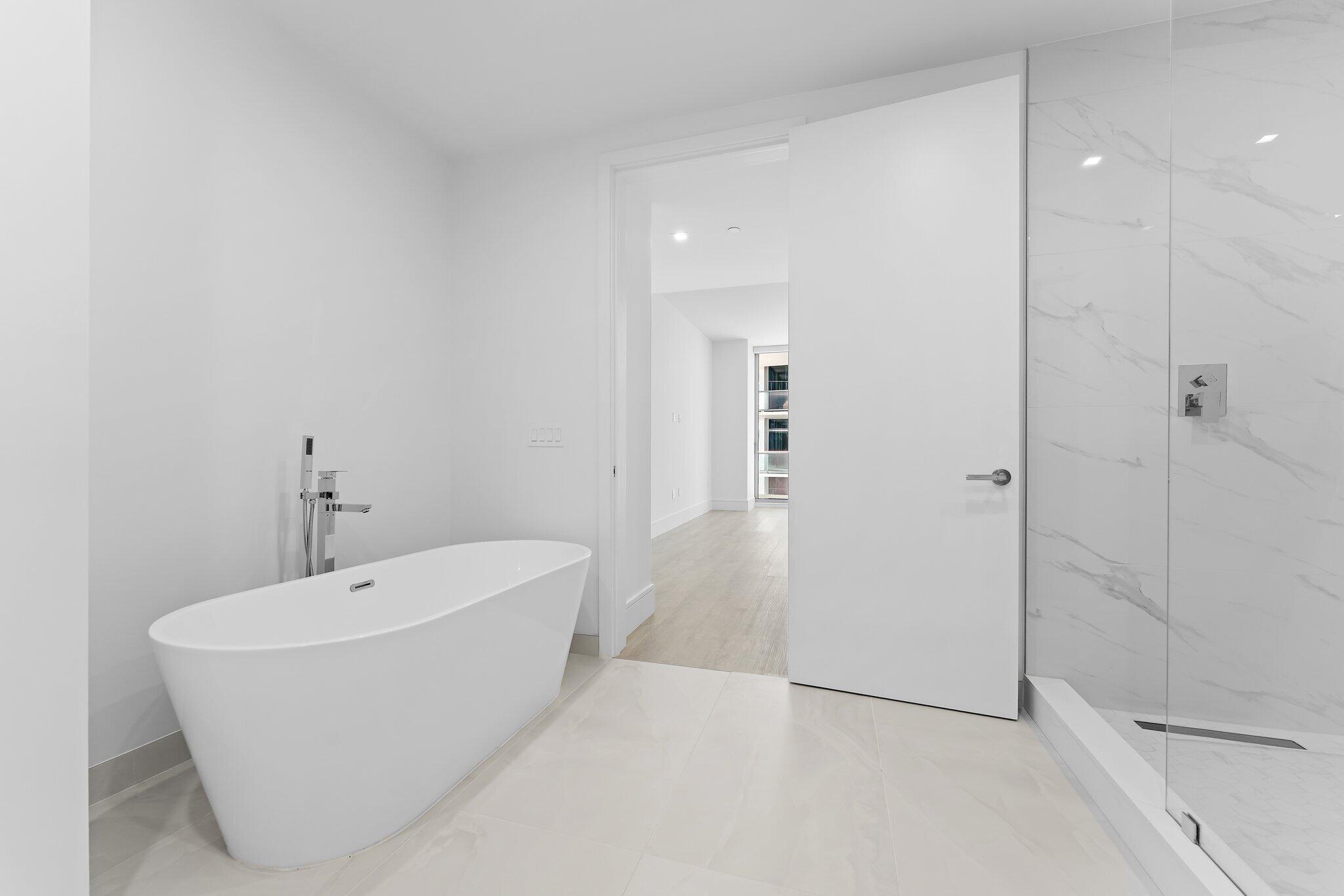 NAUTILUS 220 CONDO - Residential