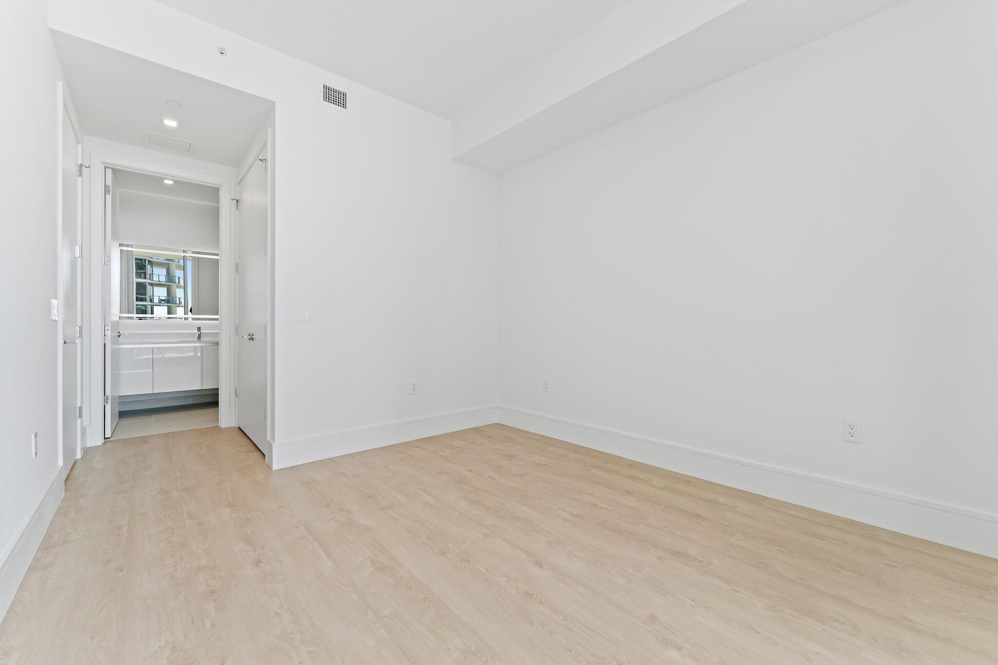 NAUTILUS 220 CONDO - Residential