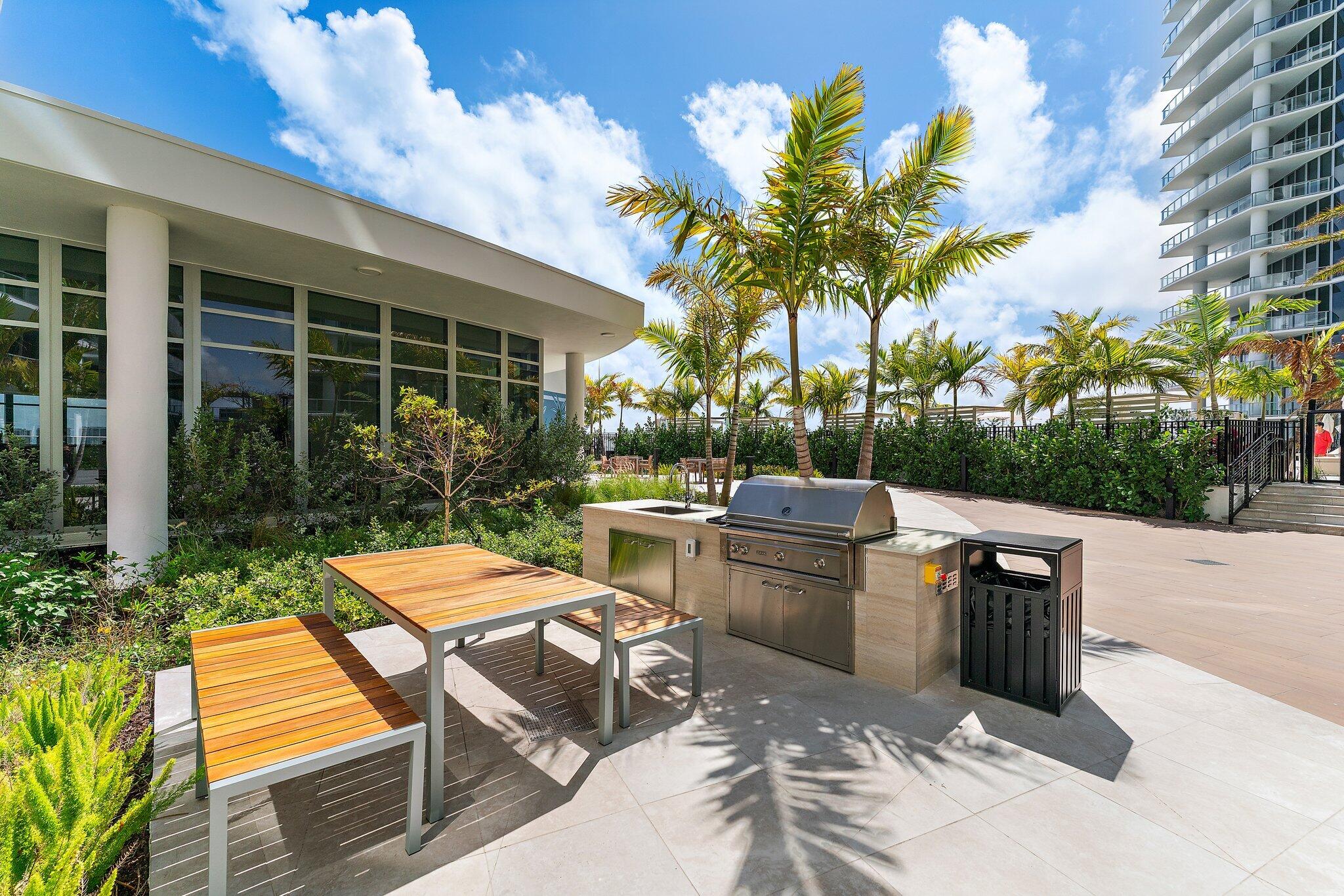 NAUTILUS 220 CONDO - Residential