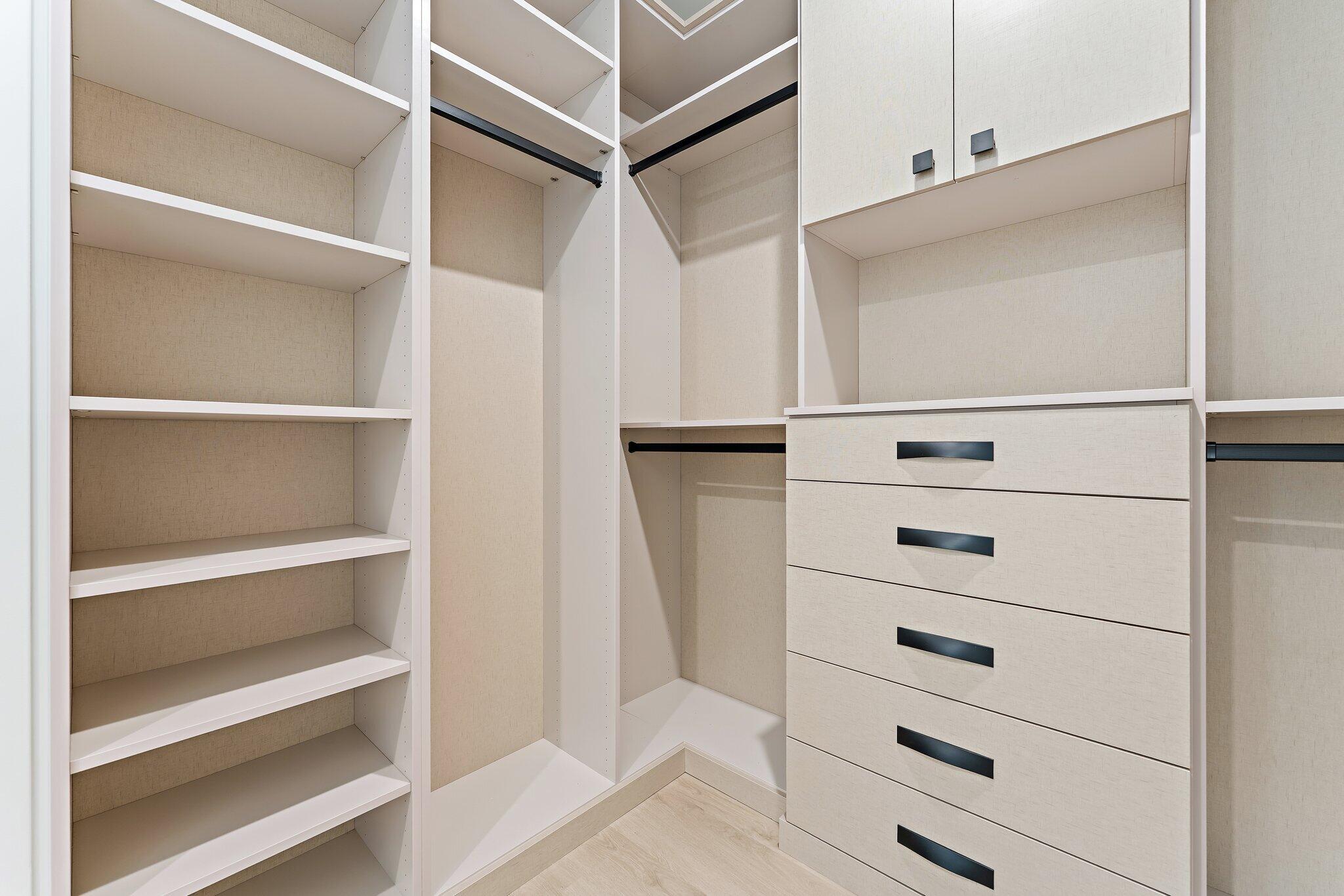 NAUTILUS 220 CONDO - Residential