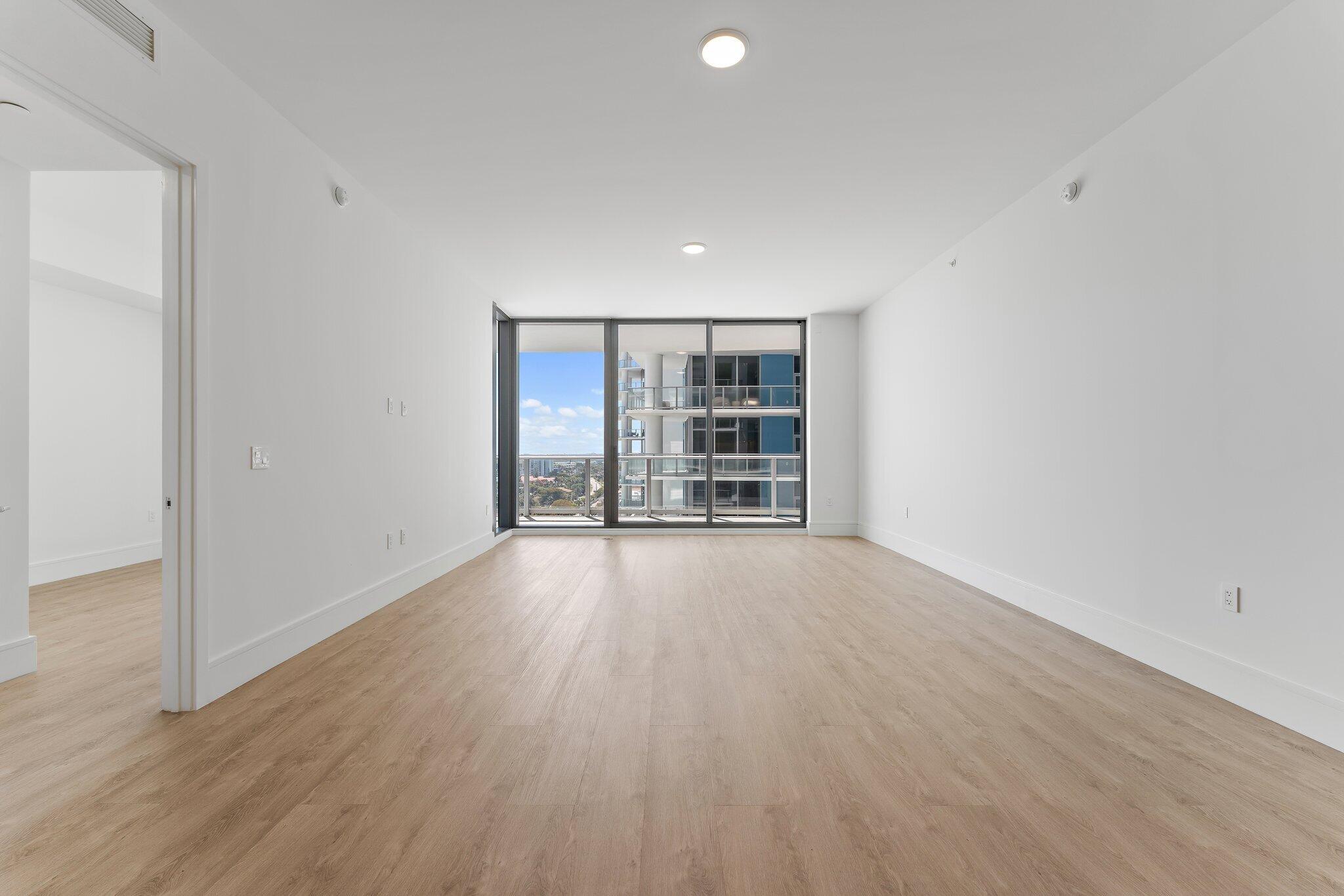 NAUTILUS 220 CONDO - Residential